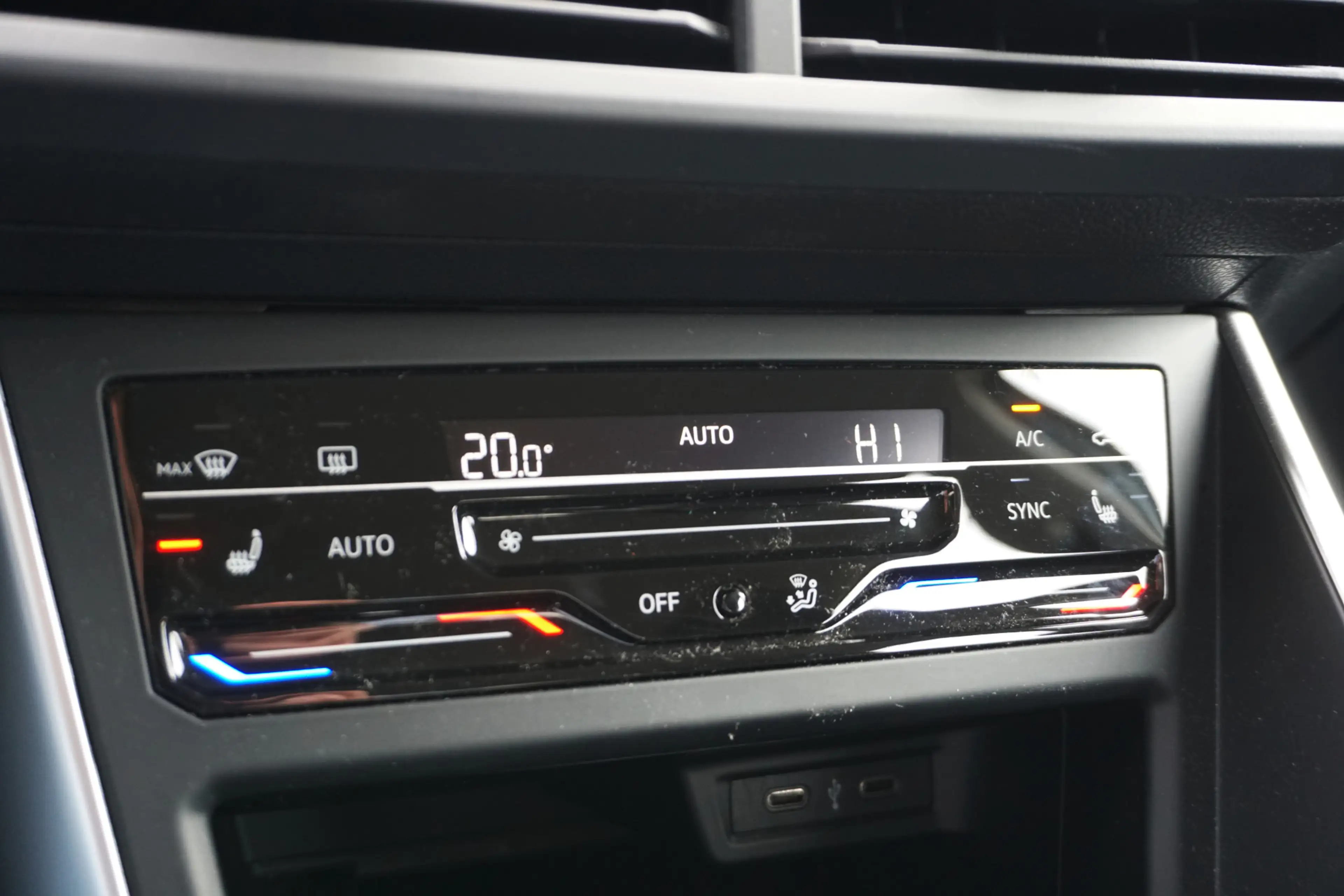 Volkswagen Taigo 1.0 TSI Life | CLIMATE | STOELVERW. | CARPLAY / NA — photo 8