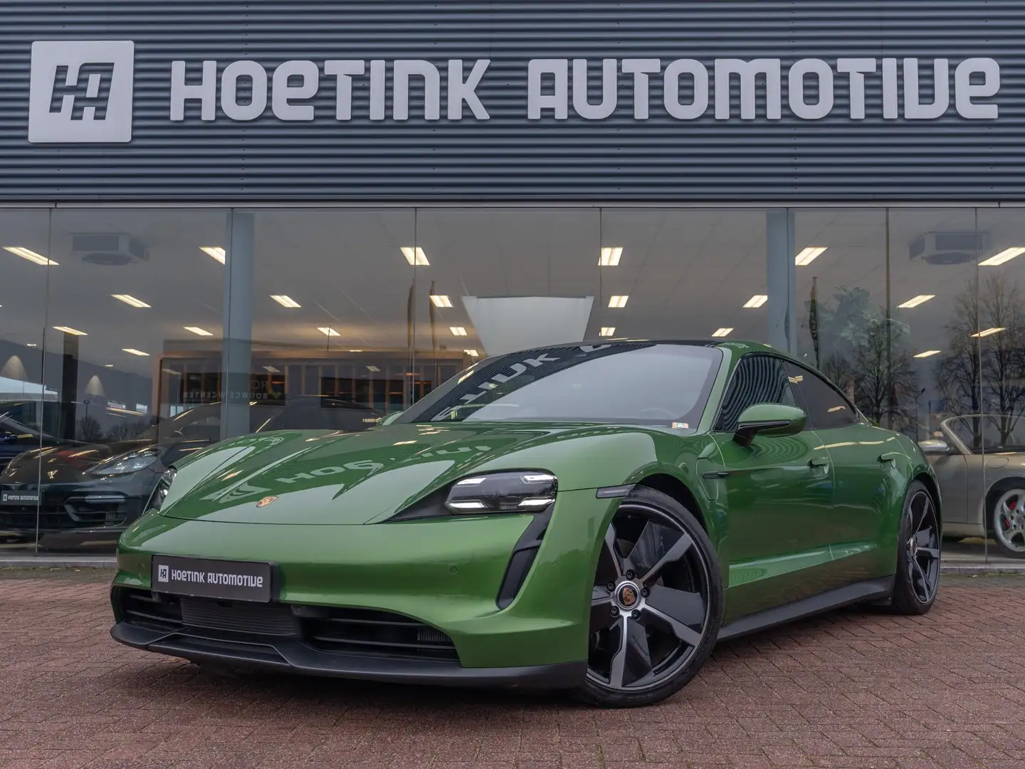 Porsche Taycan Performance 84 kWh | SOH 93,4% | Matrix-LED | Pano Grün - 1