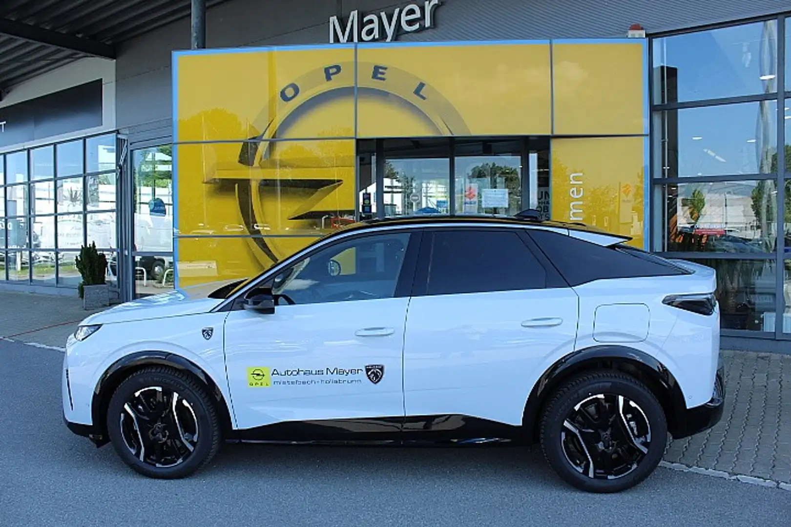 Peugeot 3008 Elektro 210 73kWh GT Weiß - 1