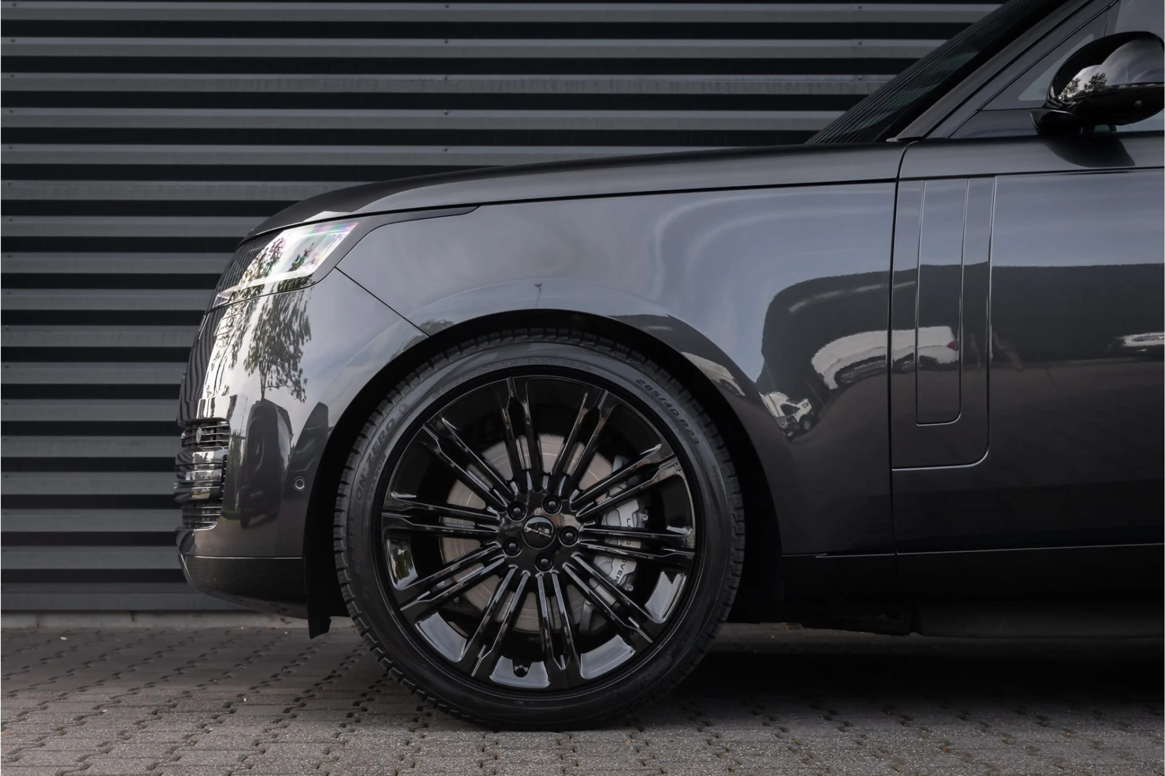 Land Rover Range Rover 3.0 P550e HSE PHEV 23'' - Carpathian Grey — photo 28