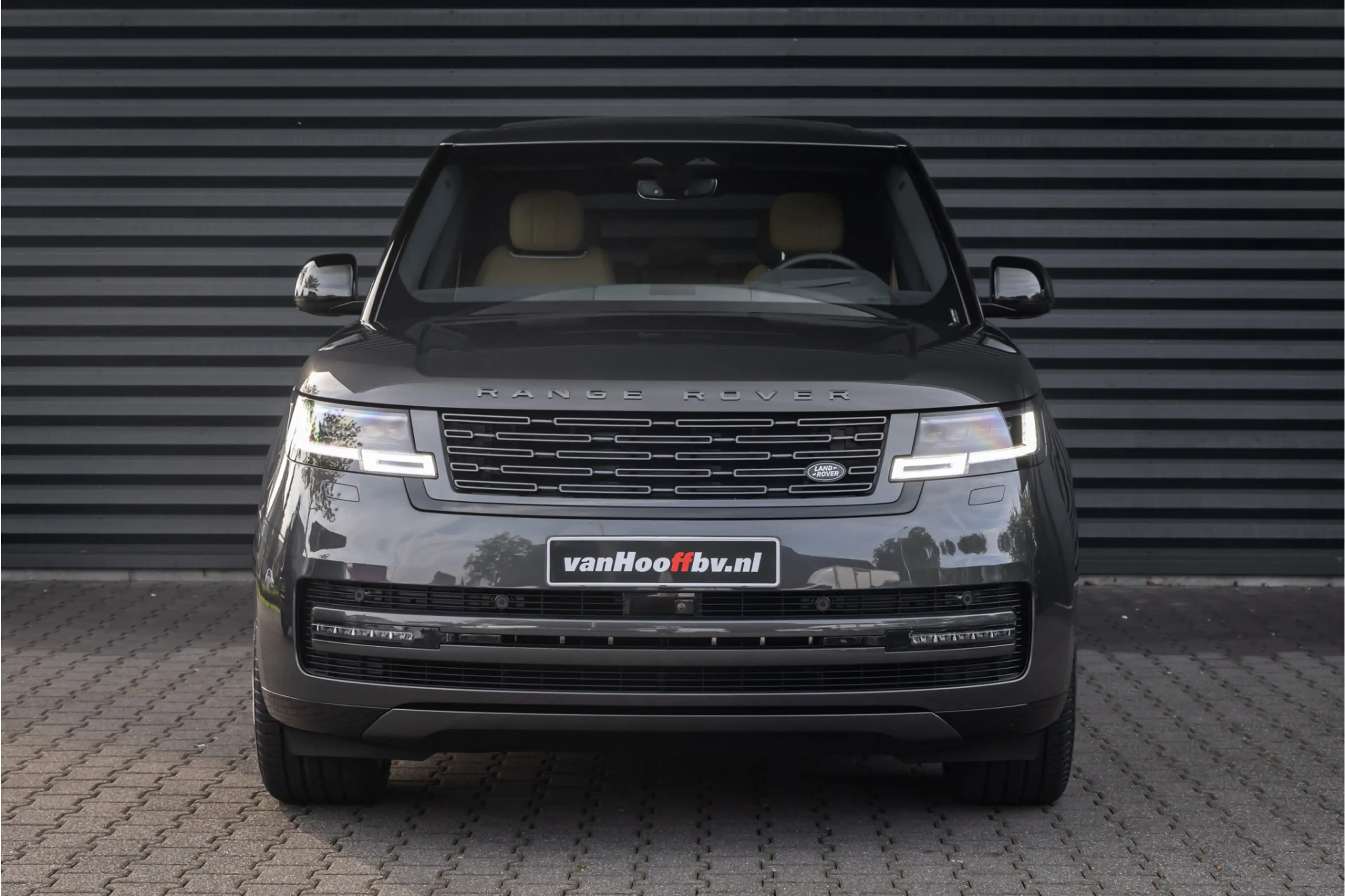 Land Rover Range Rover 3.0 P550e HSE PHEV 23'' - Carpathian Grey — photo 4