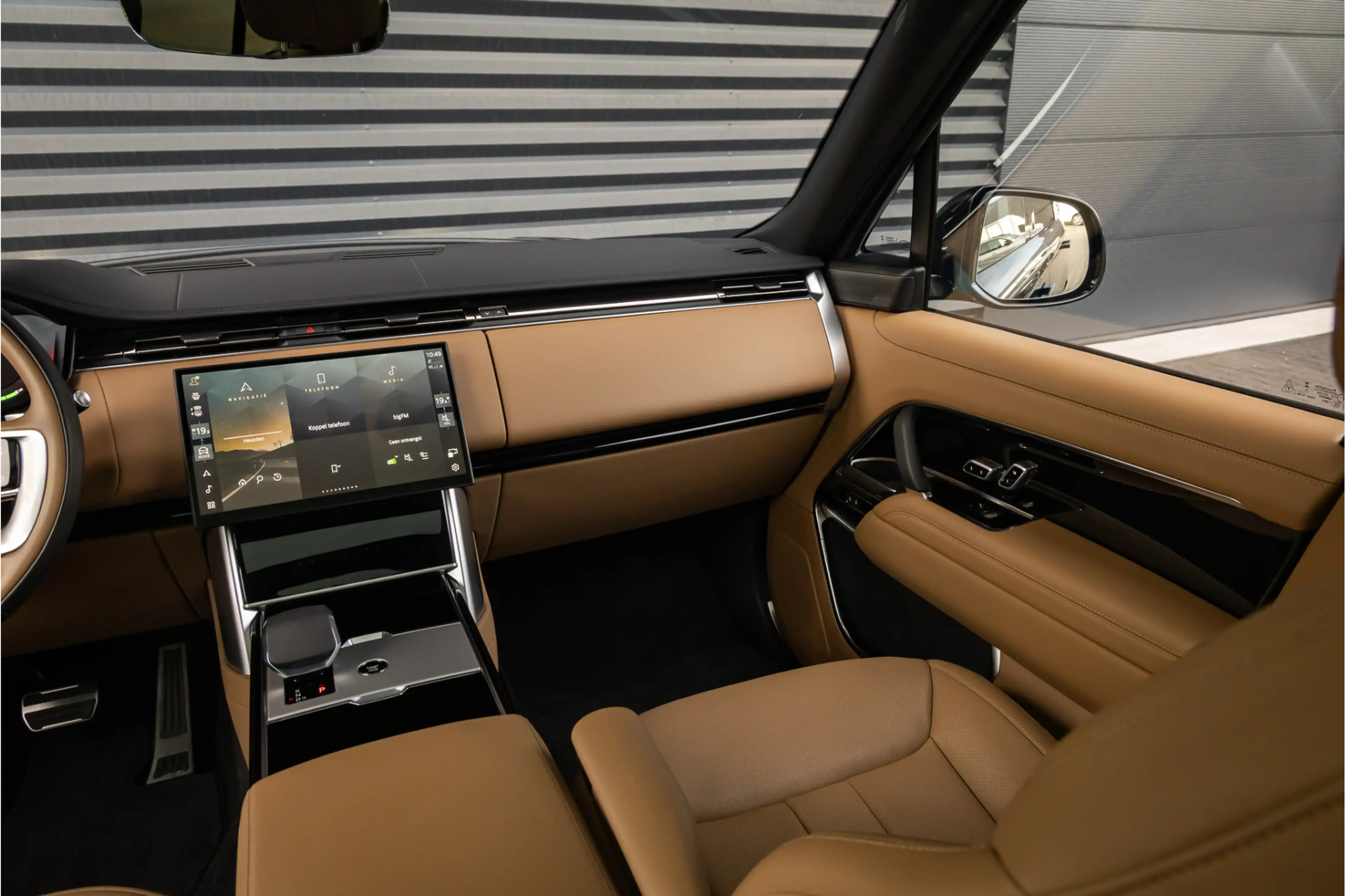 Land Rover Range Rover 3.0 P550e HSE PHEV 23'' - Carpathian Grey — photo 22