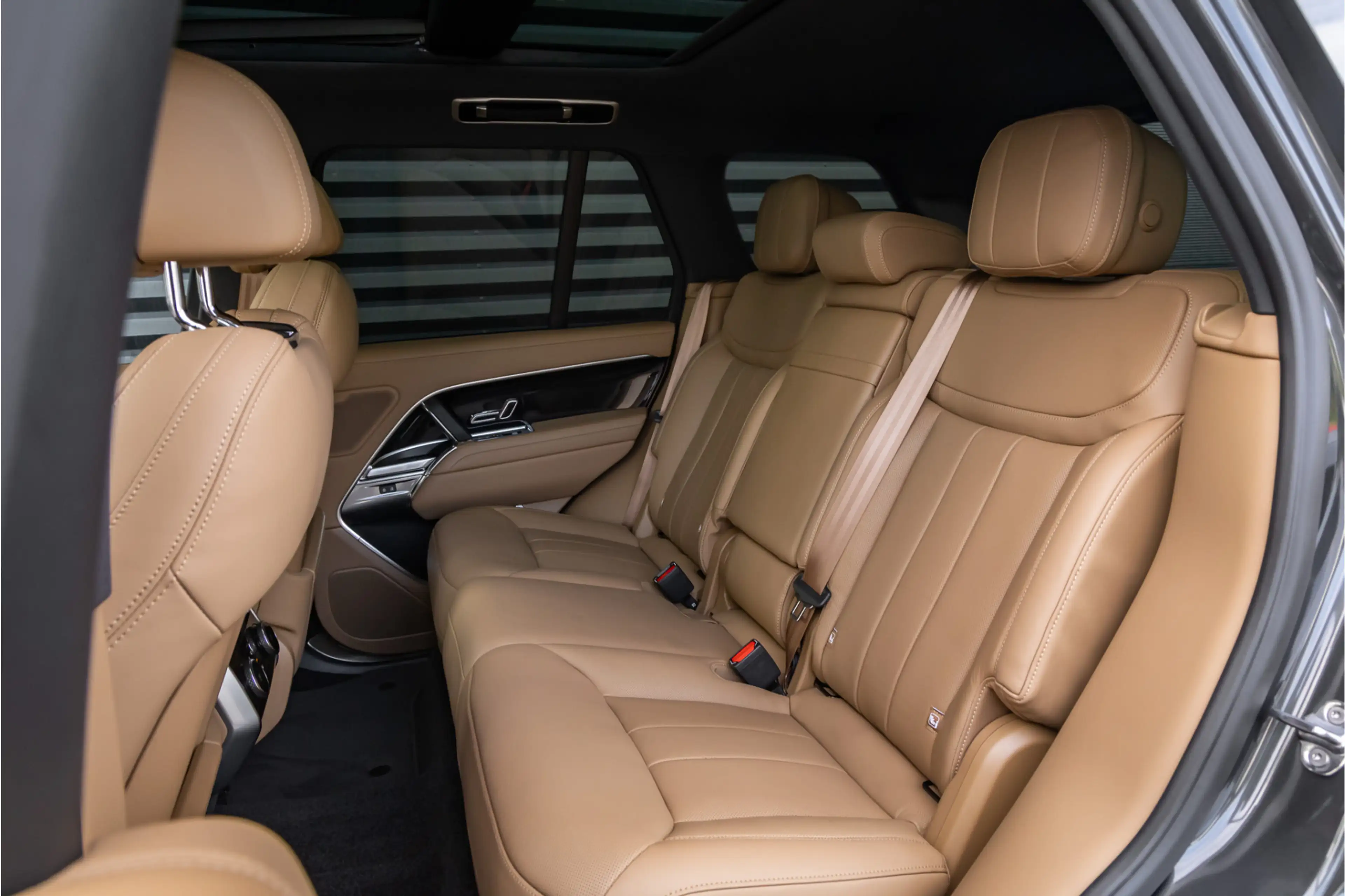 Land Rover Range Rover 3.0 P550e HSE PHEV 23'' - Carpathian Grey — photo 10