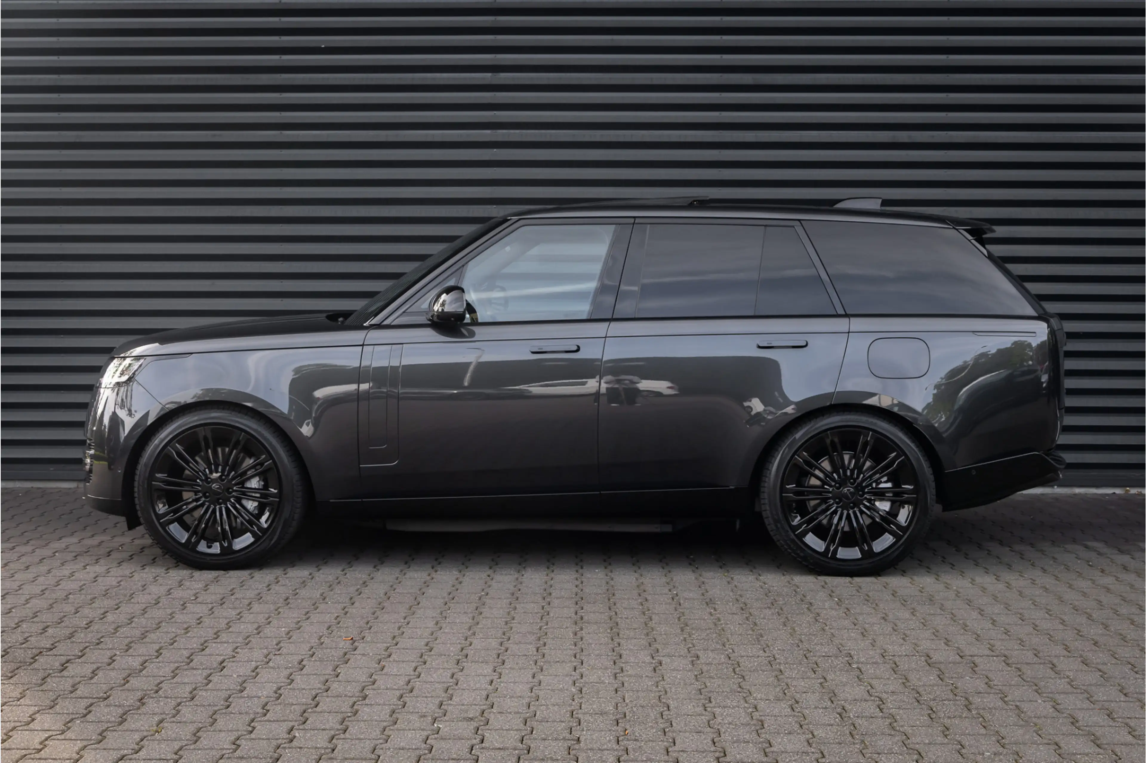 Land Rover Range Rover 3.0 P550e HSE PHEV 23'' - Carpathian Grey — photo 6
