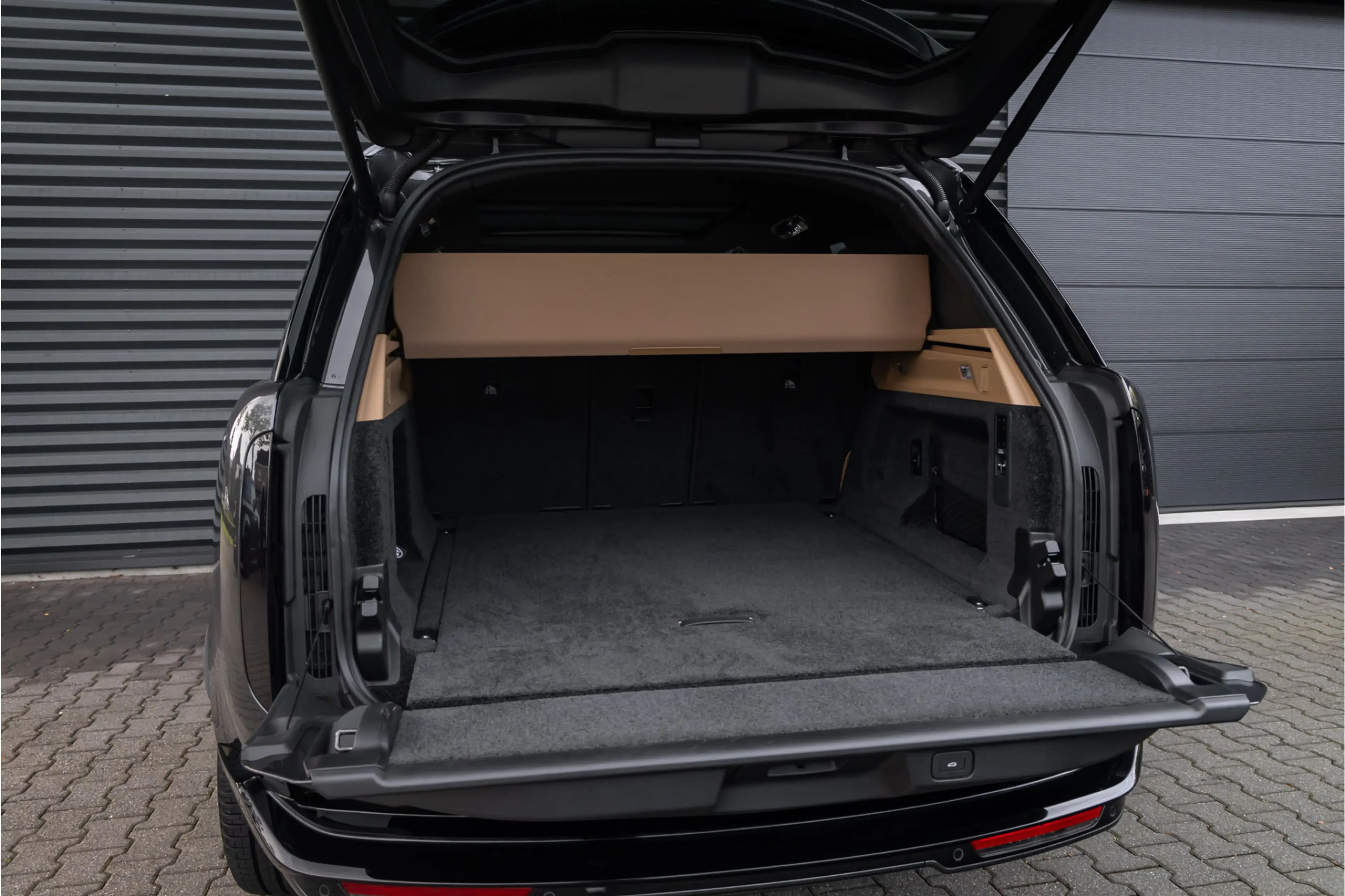 Land Rover Range Rover 3.0 P550e HSE PHEV 23'' - Carpathian Grey — photo 25