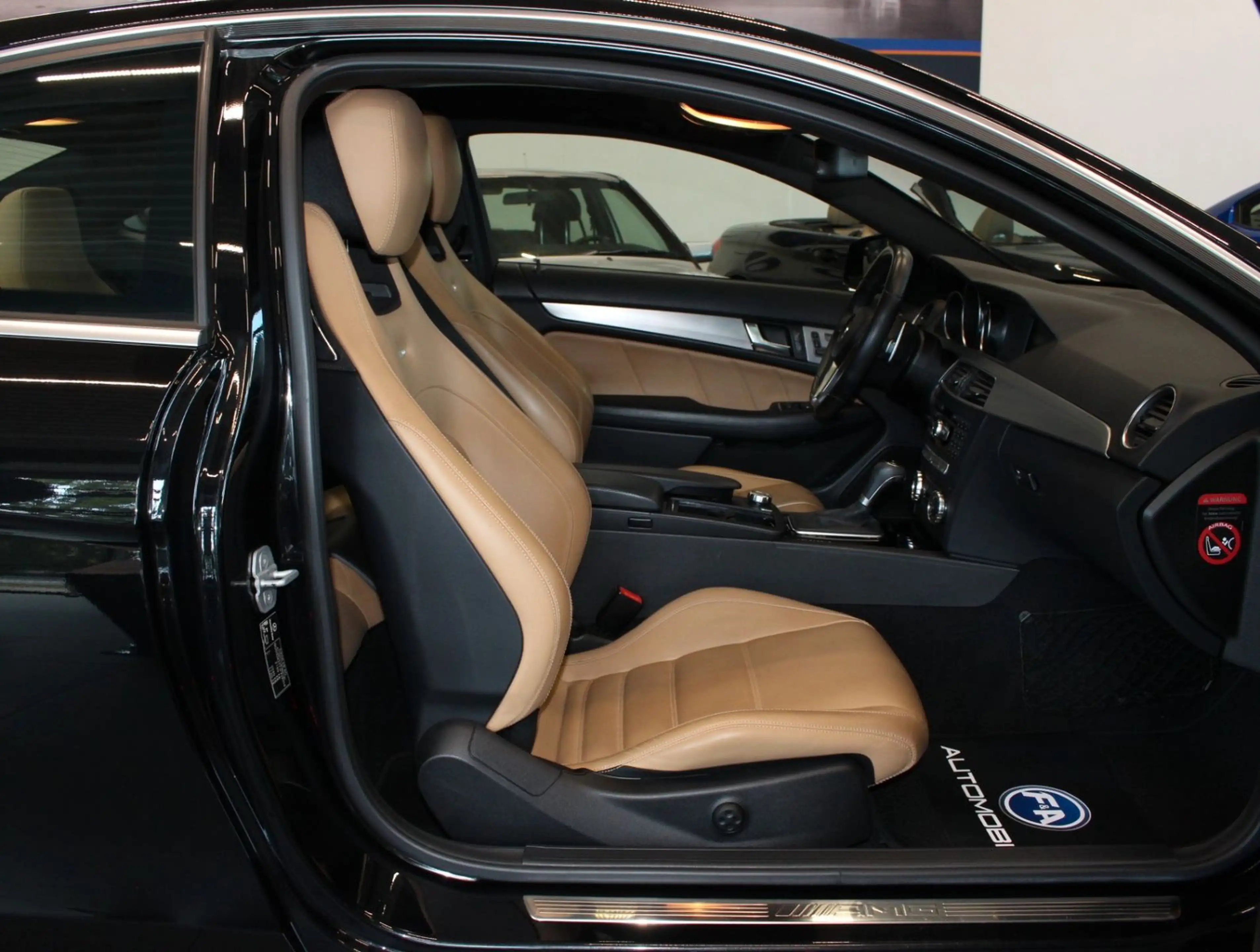 Mercedes-Benz C 63 AMG Coupé *1.Hand*Allewartungen bei MB — photo 8