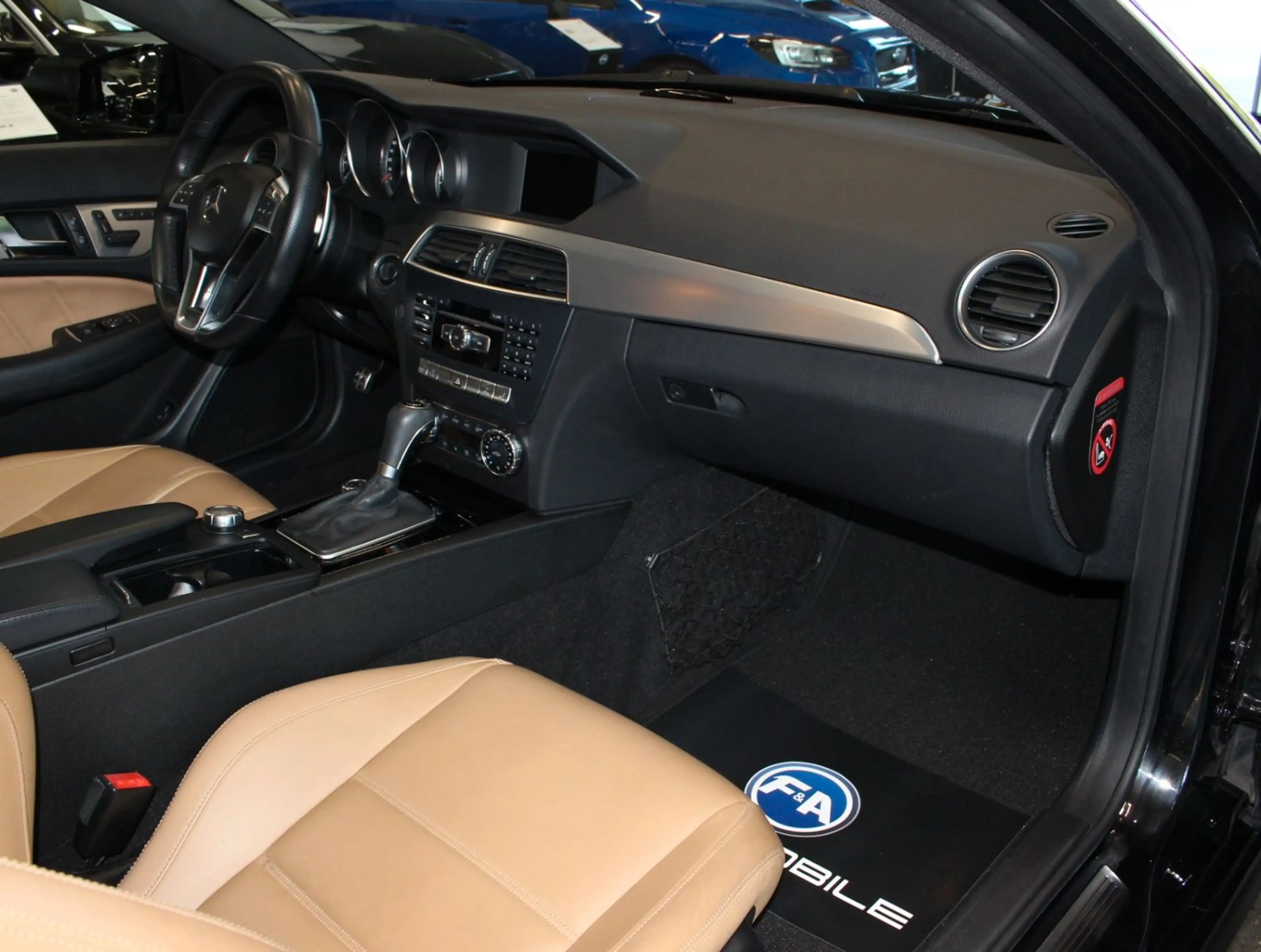 Mercedes-Benz C 63 AMG Coupé *1.Hand*Allewartungen bei MB — photo 9