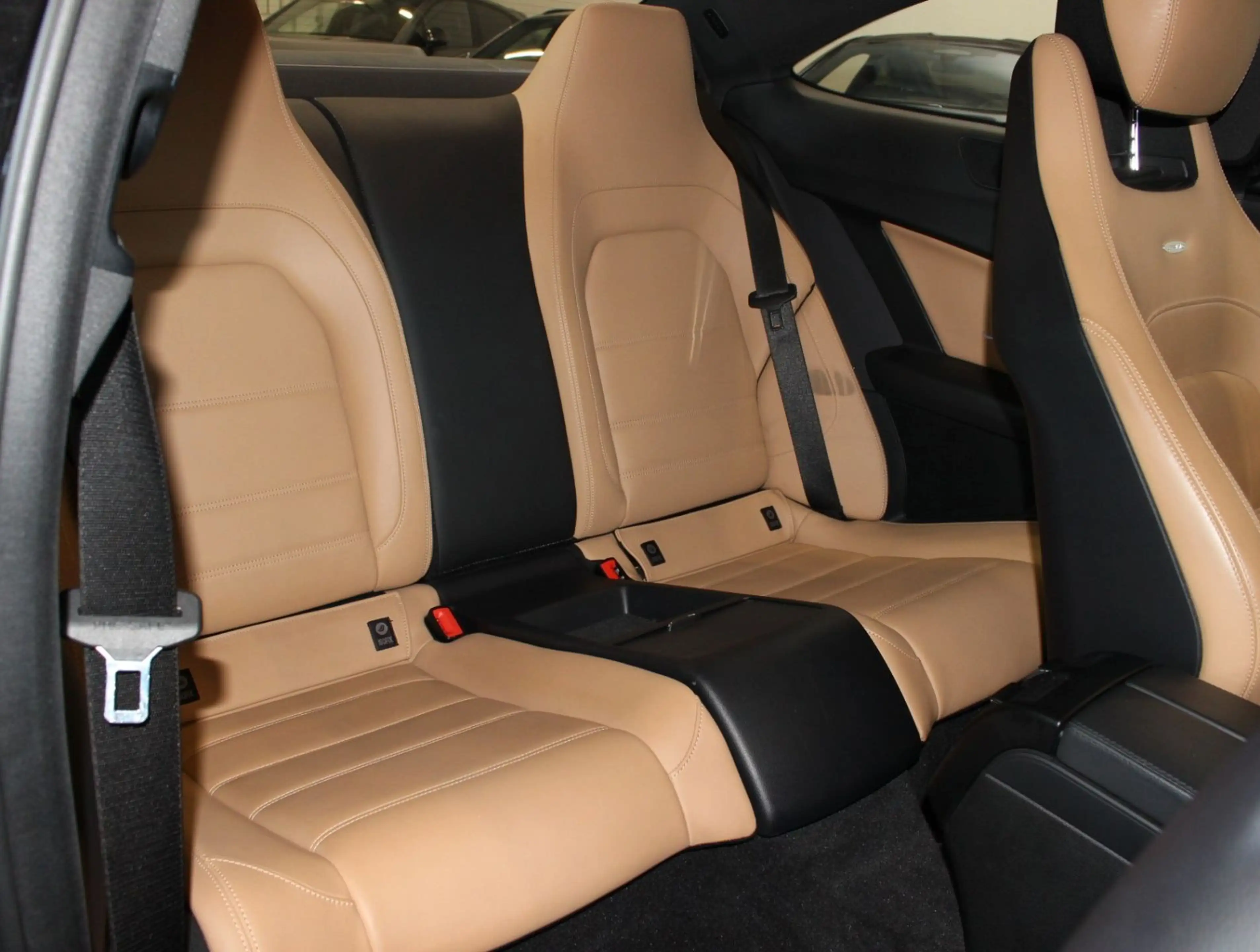 Mercedes-Benz C 63 AMG Coupé *1.Hand*Allewartungen bei MB — photo 11