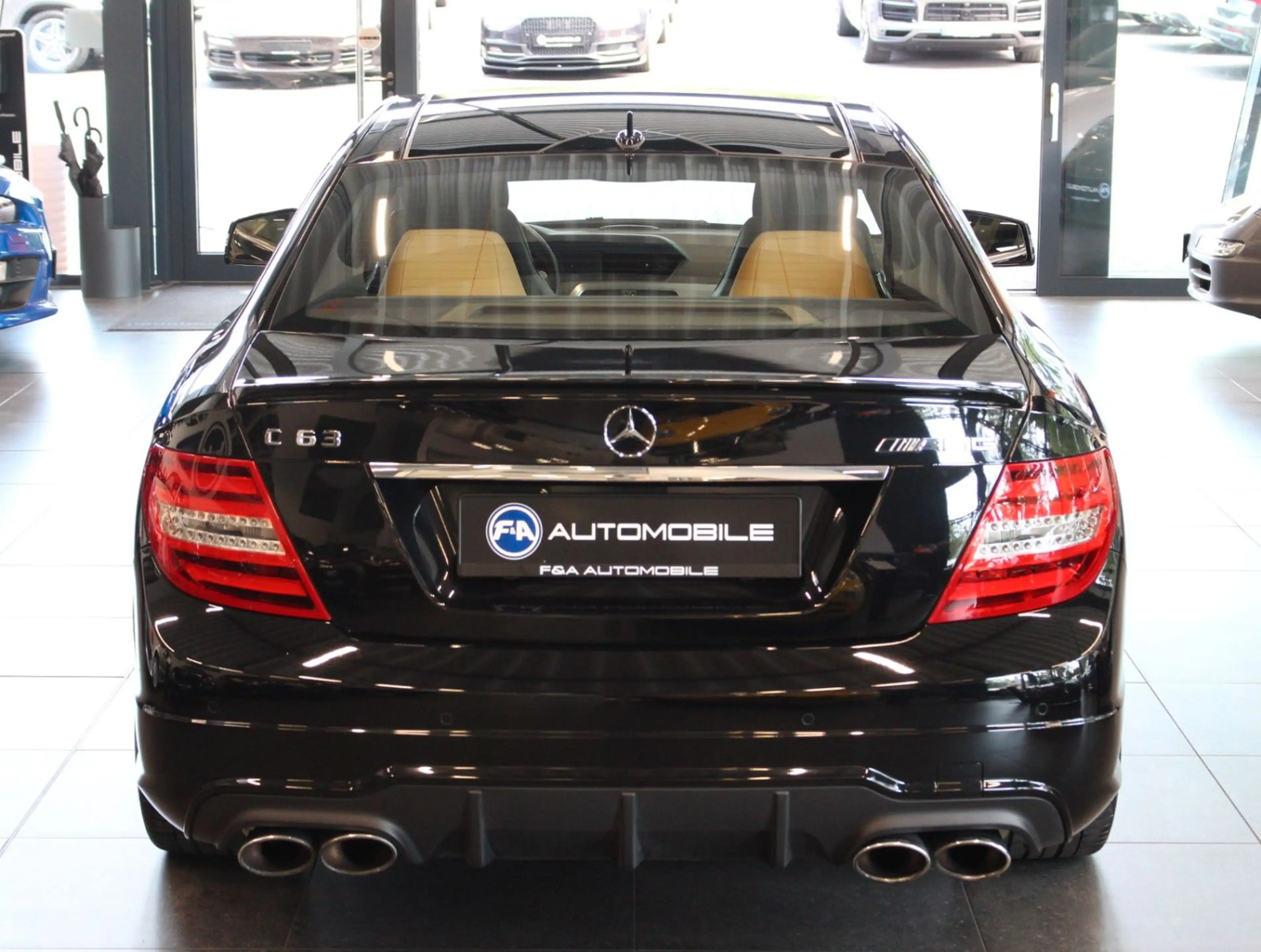 Mercedes-Benz C 63 AMG Coupé *1.Hand*Allewartungen bei MB — photo 6