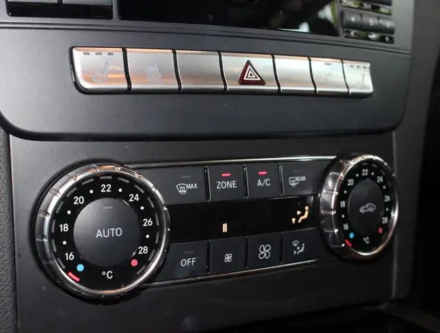 Mercedes-Benz C-Class view 17