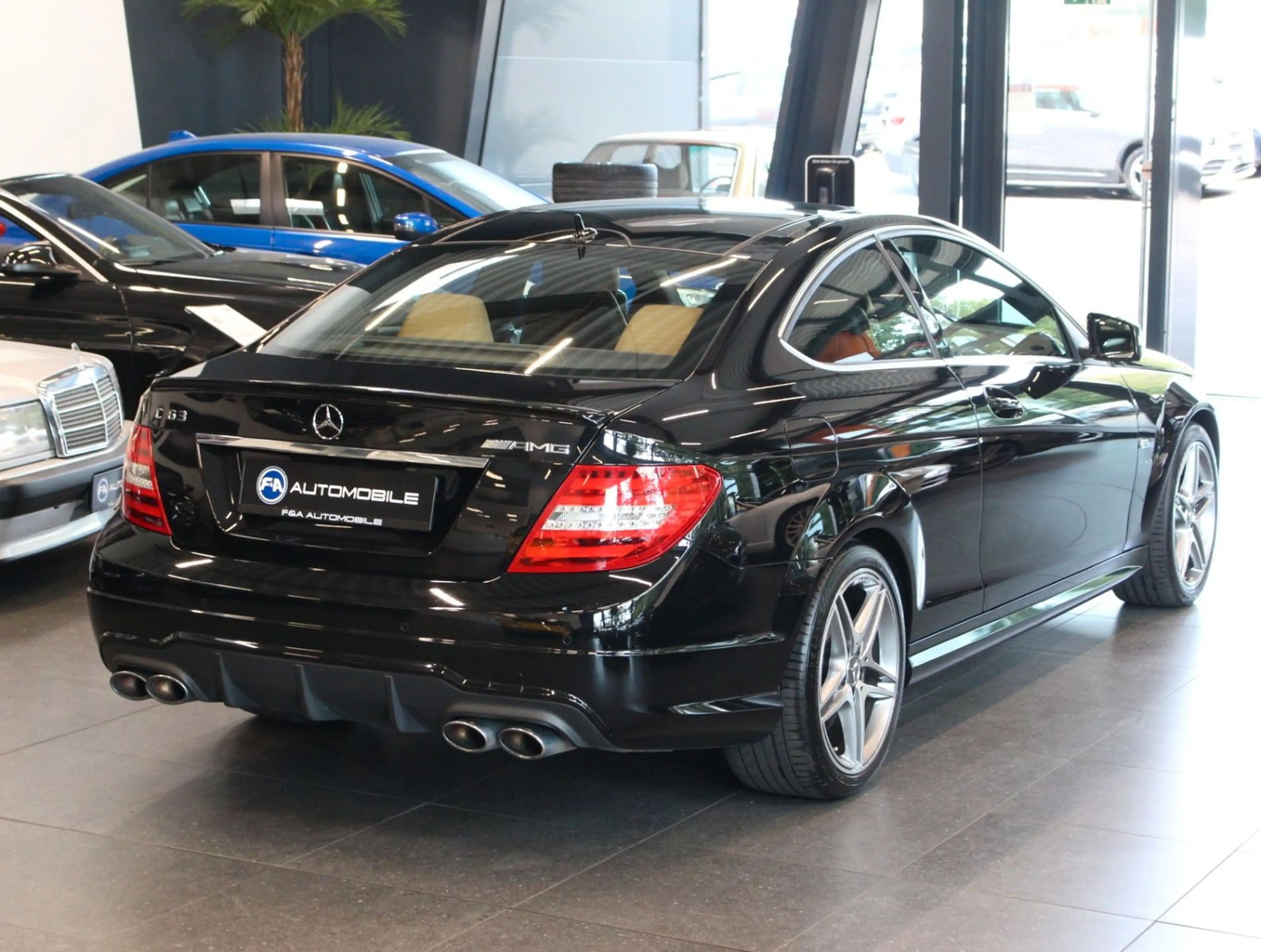 Mercedes-Benz C 63 AMG Coupé *1.Hand*Allewartungen bei MB — photo 5