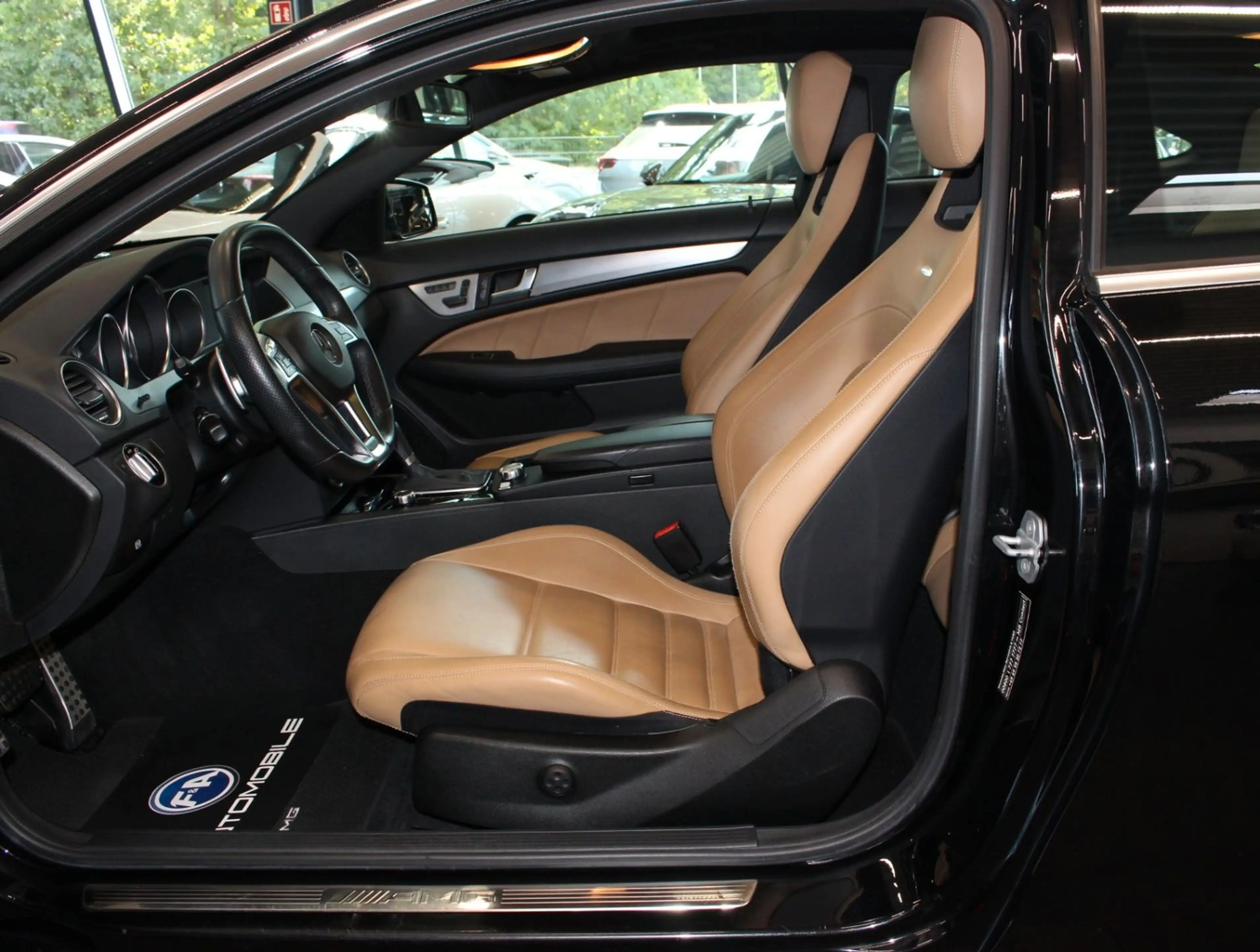 Mercedes-Benz C 63 AMG Coupé *1.Hand*Allewartungen bei MB — photo 12