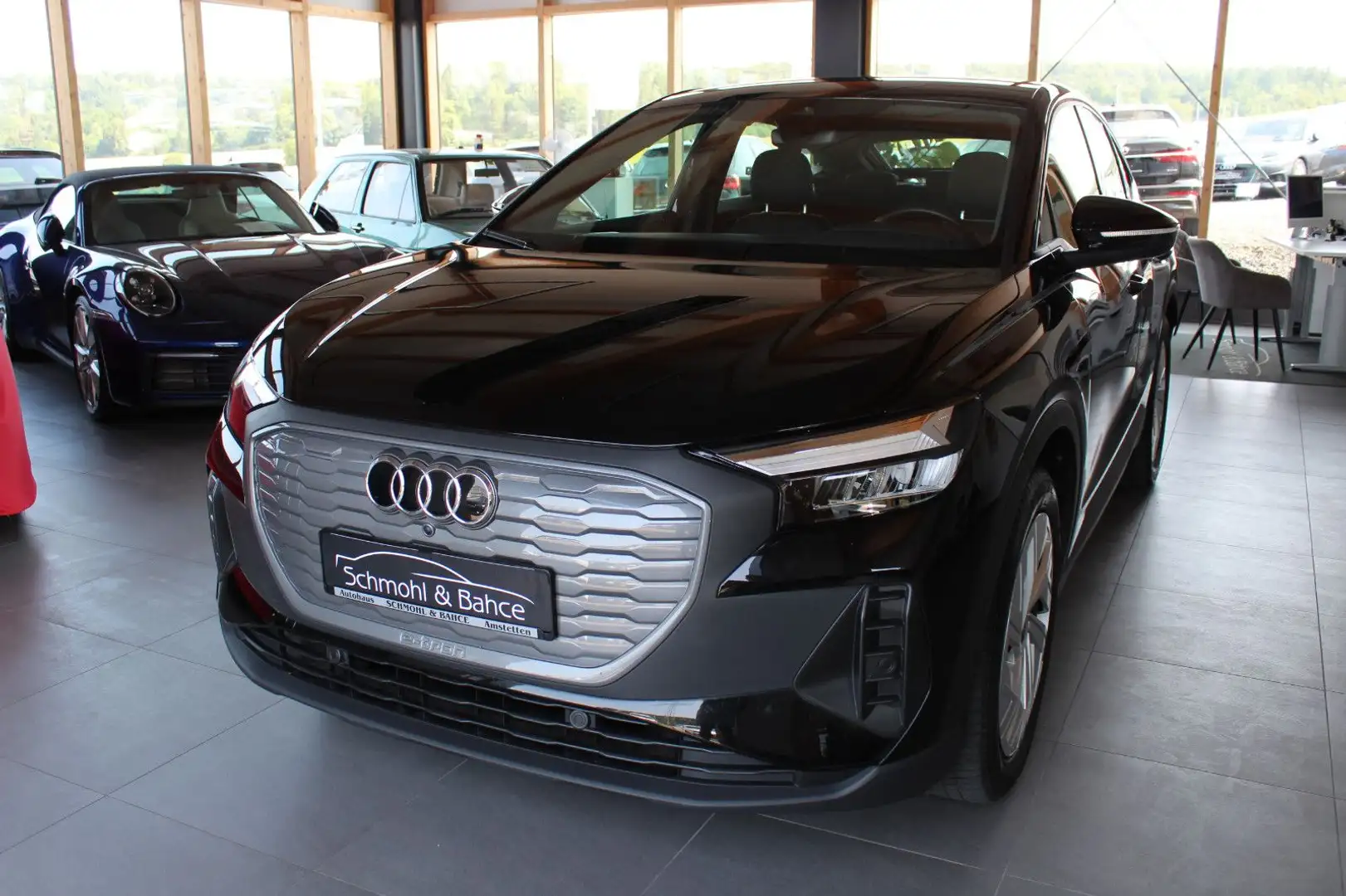 Audi Q4 e-tron Sportback 35 e-tron Чорний - 1