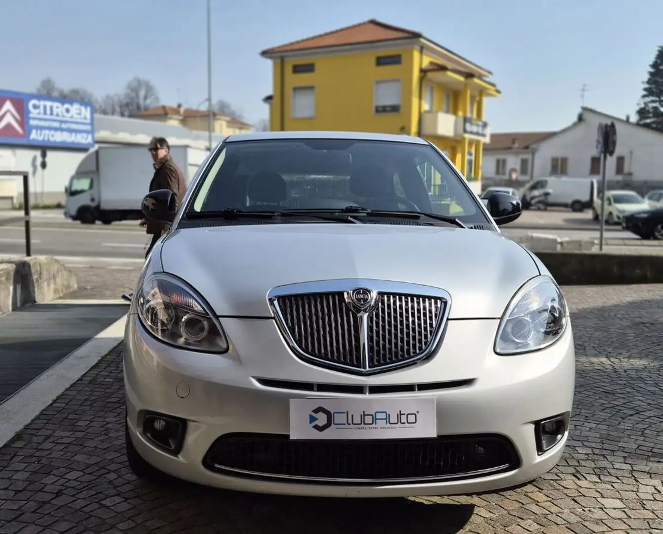 Lancia Ypsilon 1.2 8v Unyca Silber - 2