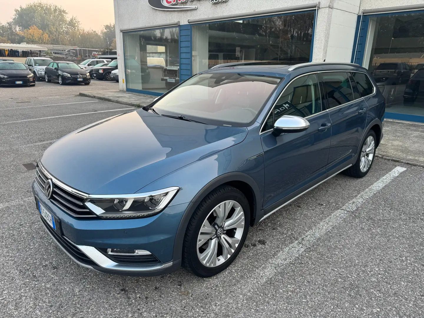 Volkswagen Passat Alltrack 2.0 tdi Highline Executive 4motion 190cv dsg Blau - 1