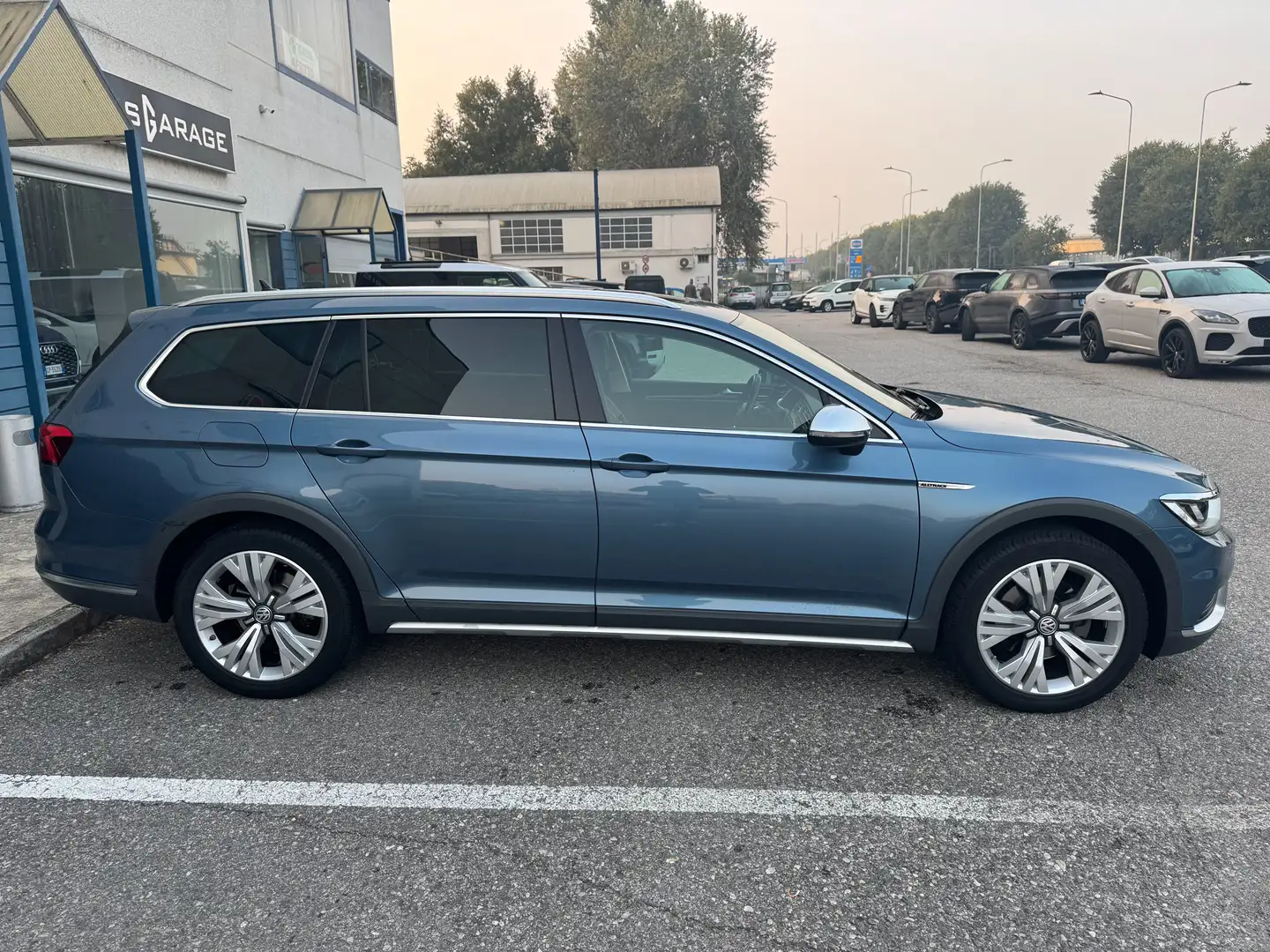 Volkswagen Passat Alltrack 2.0 tdi Highline Executive 4motion 190cv dsg Blau - 2