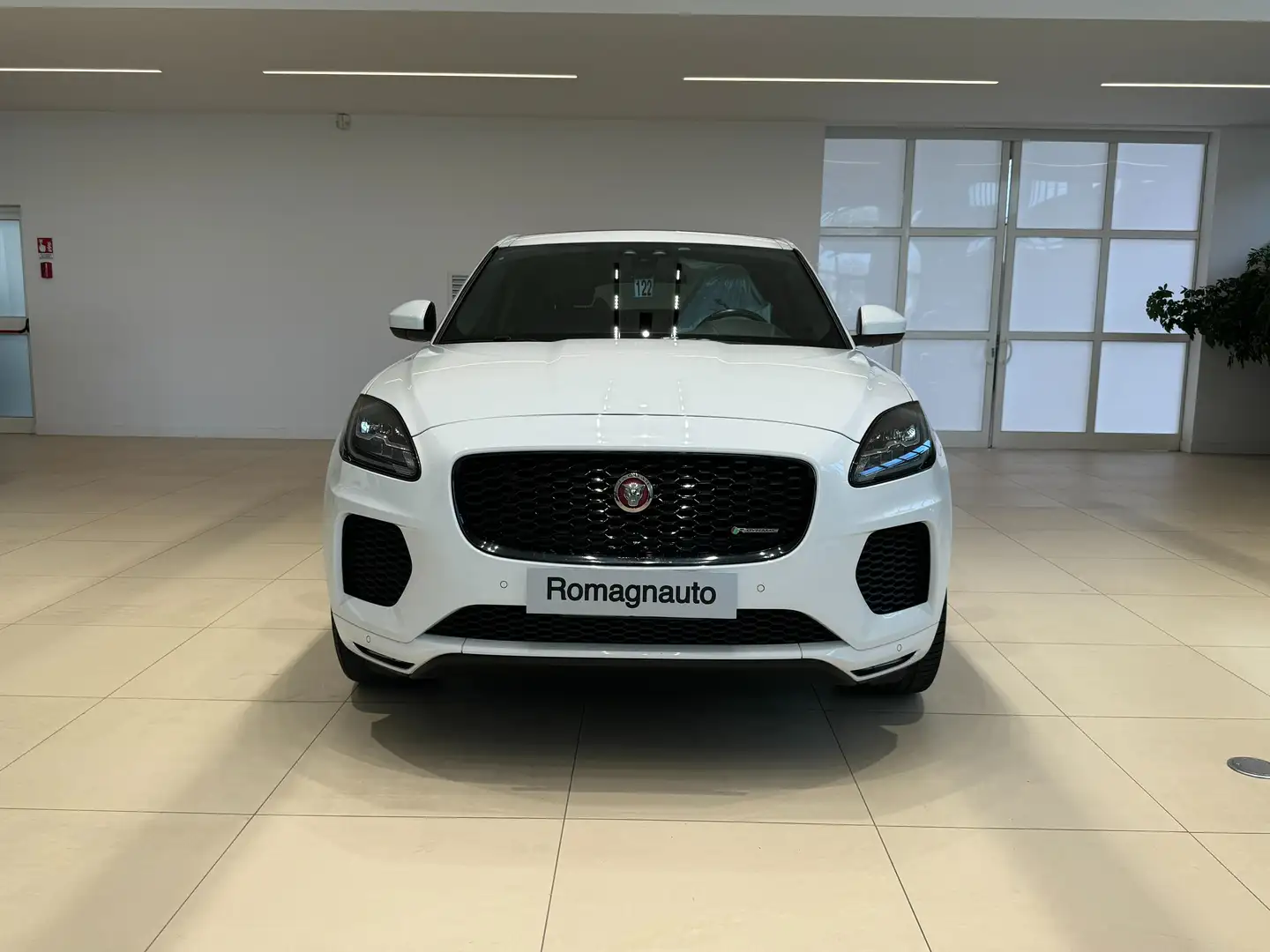 Jaguar E-Pace E-Pace 2.0d i4 R-Dynamic S awd 150cv auto Bianco - 2