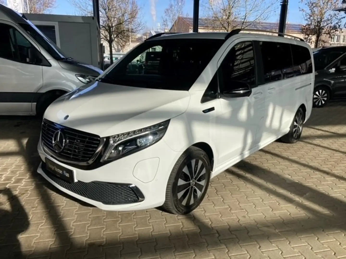 Mercedes-Benz EQV 300 / PANO / DAB / MBUX / DISTRONIC / LED / LEDER Beyaz - 2