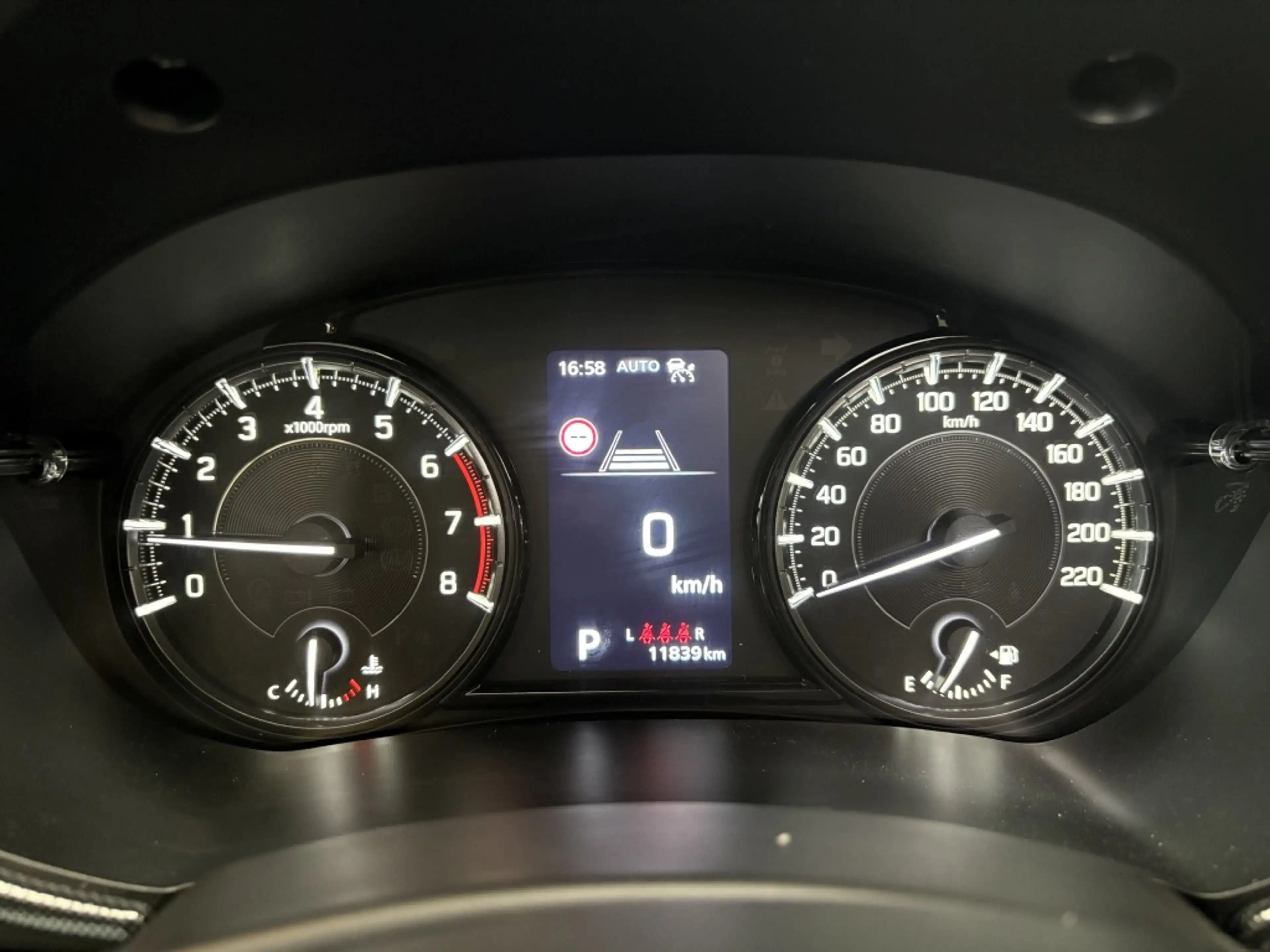 Suzuki Vitara 1.4 Boosterjet Style [ PANORAMADAK | APPLE CARPLAY — photo 11