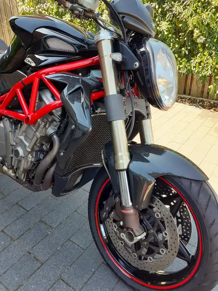 MV Agusta Brutale 910 - foto 6