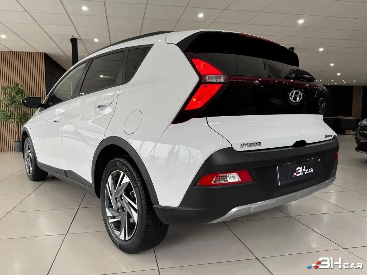 Hyundai BAYON 1.0 T-GDI 100 CH INTUITIVE HYBRID MHEV BVM6 GARANTIE 12/2027 Schwarz - 2