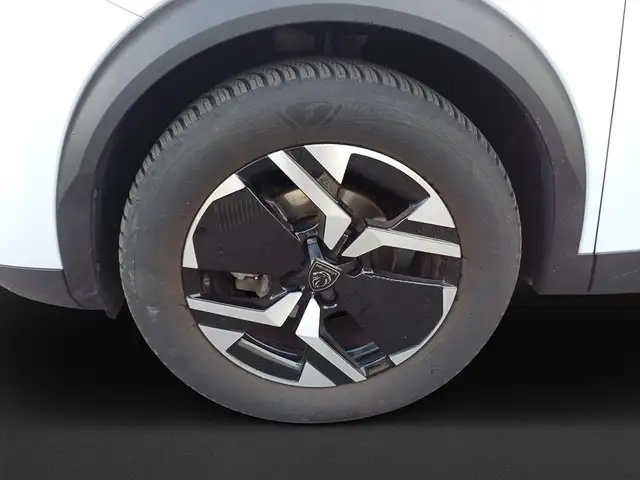 Peugeot 2008 view 8