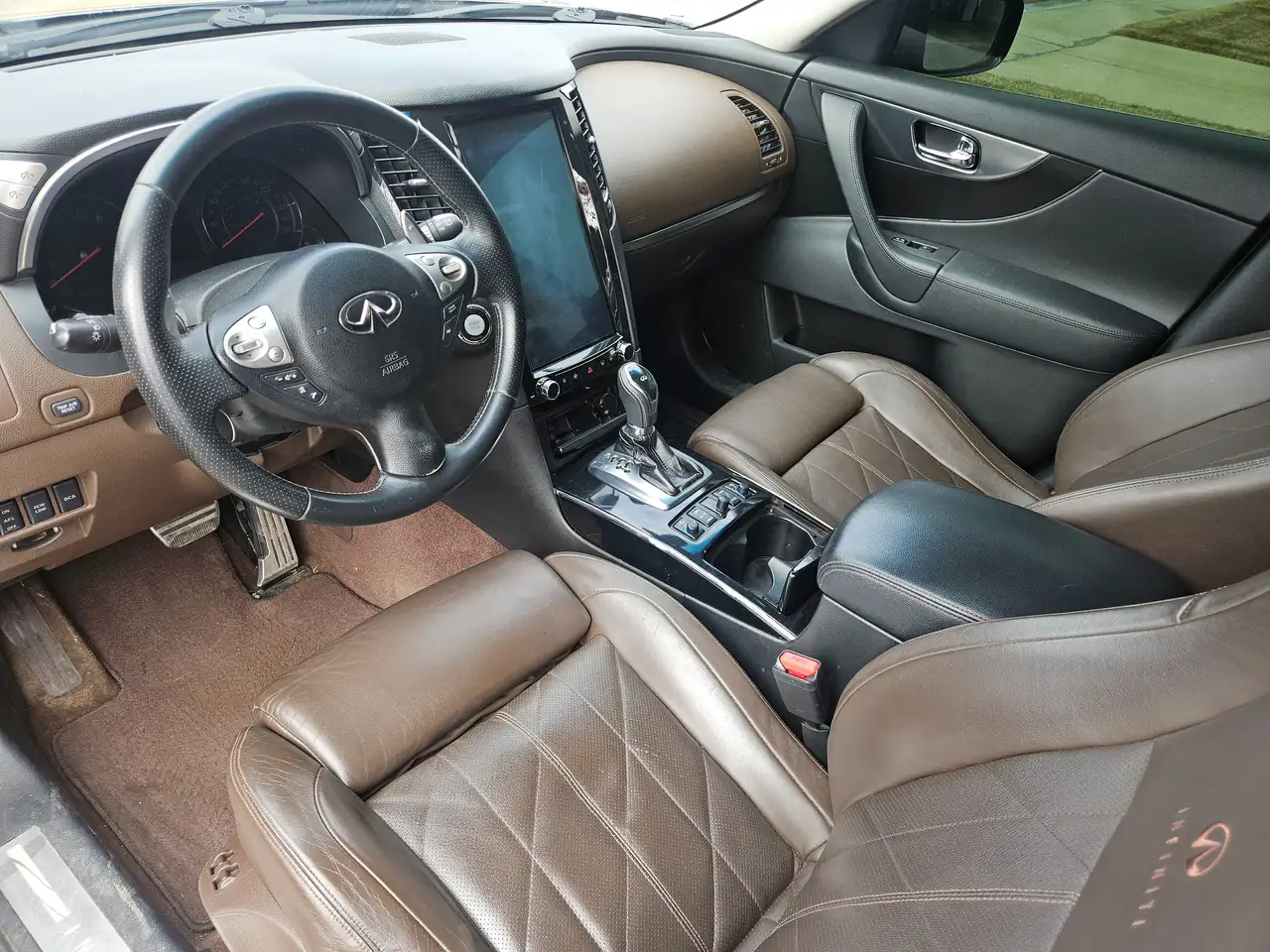 Infiniti FX снимка Infiniti FX