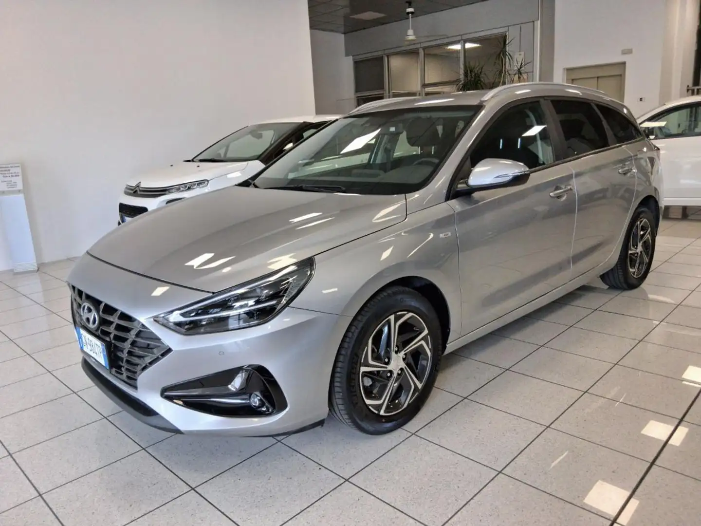 Hyundai i30 Wagon 1.0 T-GDI iMT 48V Prime Silber - 2