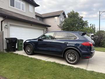 AWD 4dr S