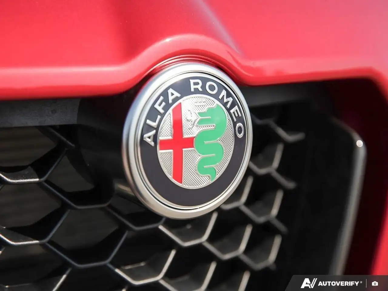 Alfa Romeo Stelvio снимка Alfa Romeo Stelvio