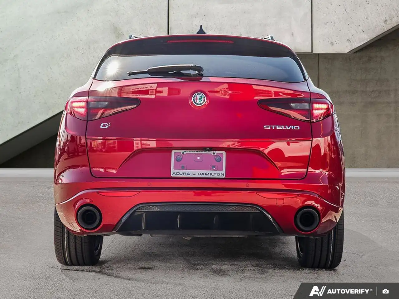 Alfa Romeo Stelvio снимка Alfa Romeo Stelvio