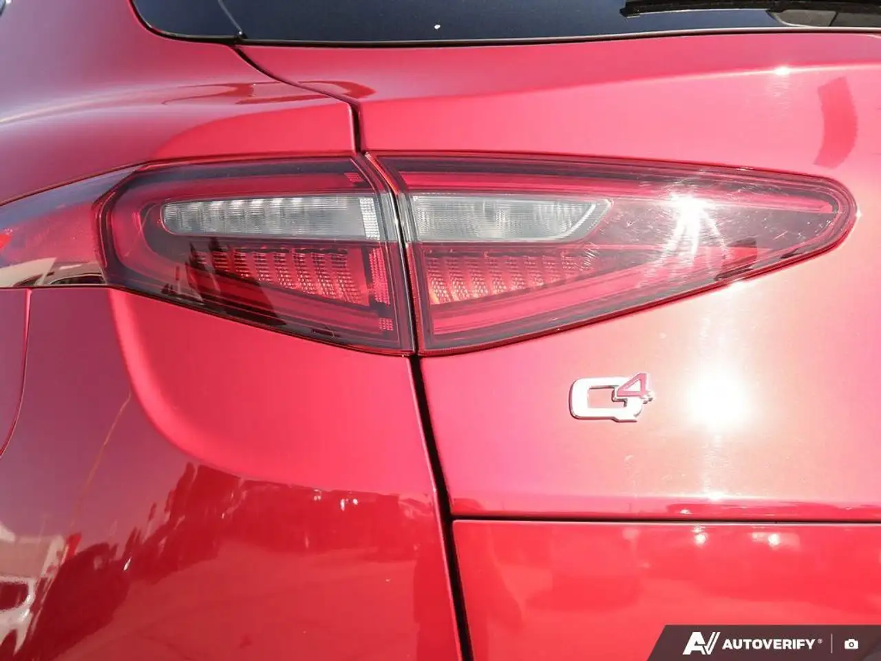 Alfa Romeo Stelvio снимка Alfa Romeo Stelvio