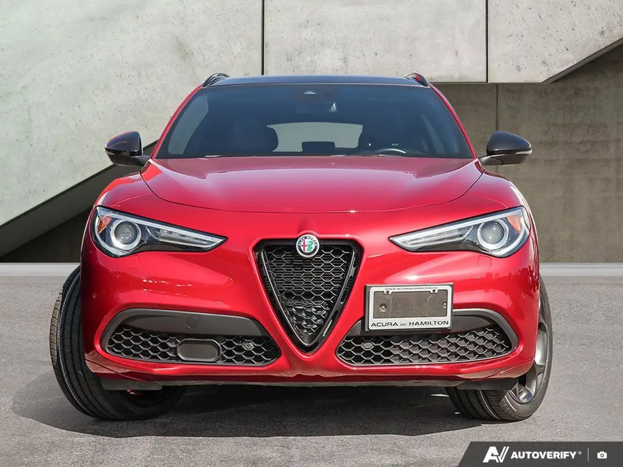 Alfa Romeo Stelvio снимка Alfa Romeo Stelvio