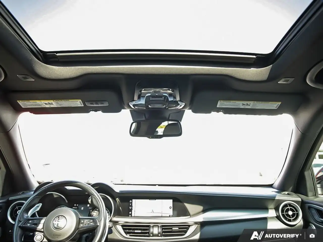 Alfa Romeo Stelvio снимка Alfa Romeo Stelvio