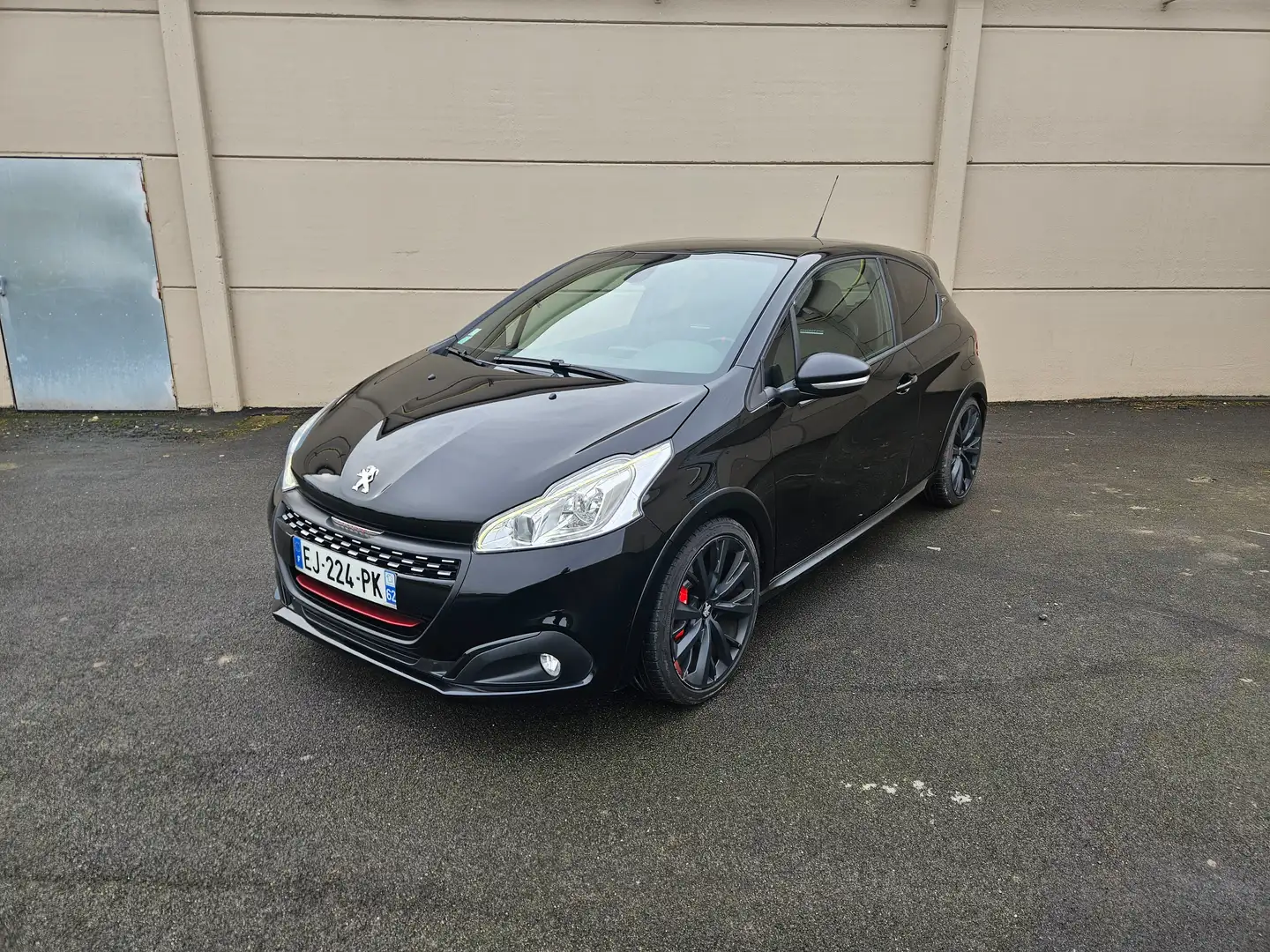 Peugeot 208 1.6 THP ch S Noir - 1