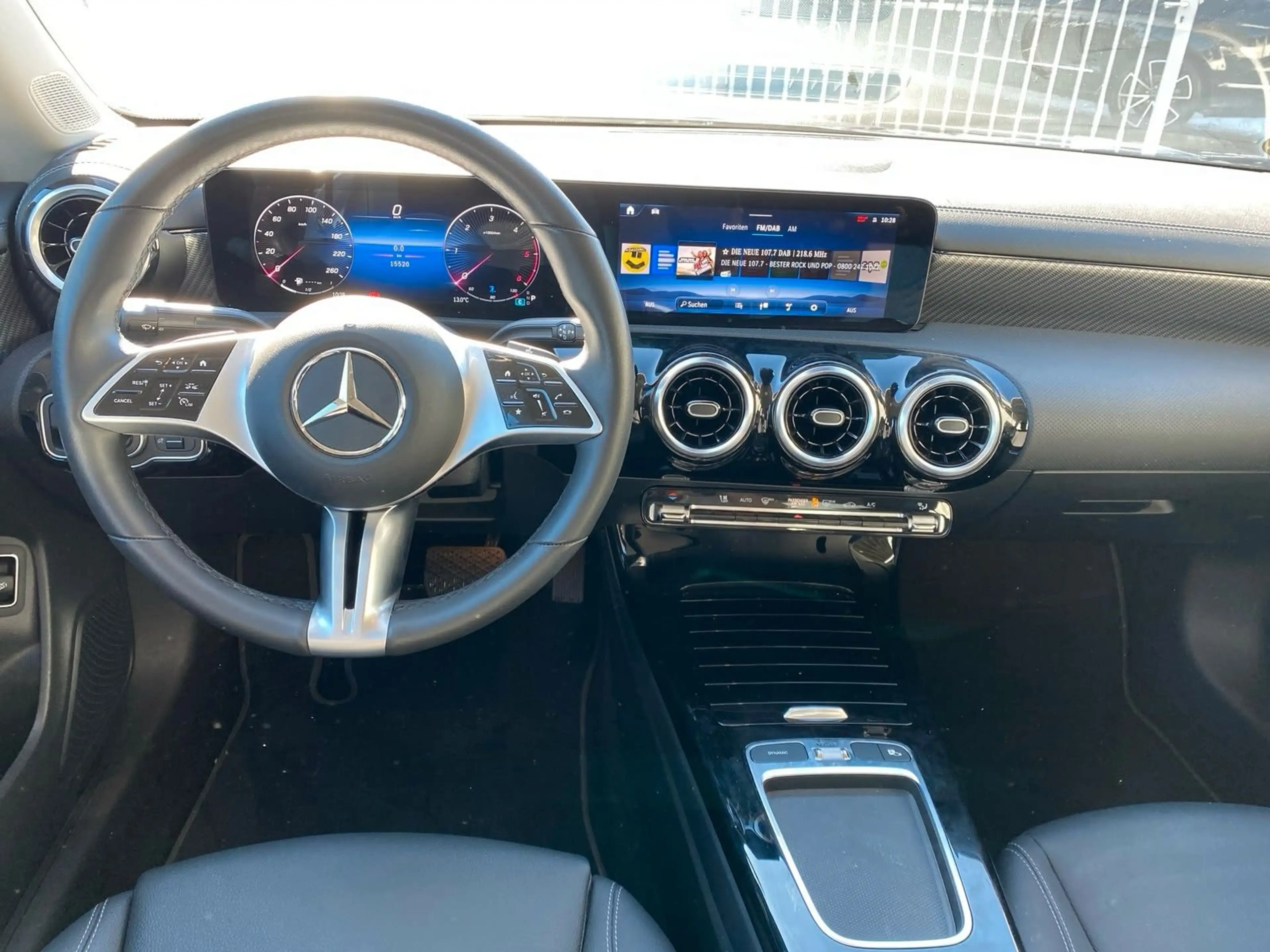 Mercedes-Benz CLA 180 d — photo 13