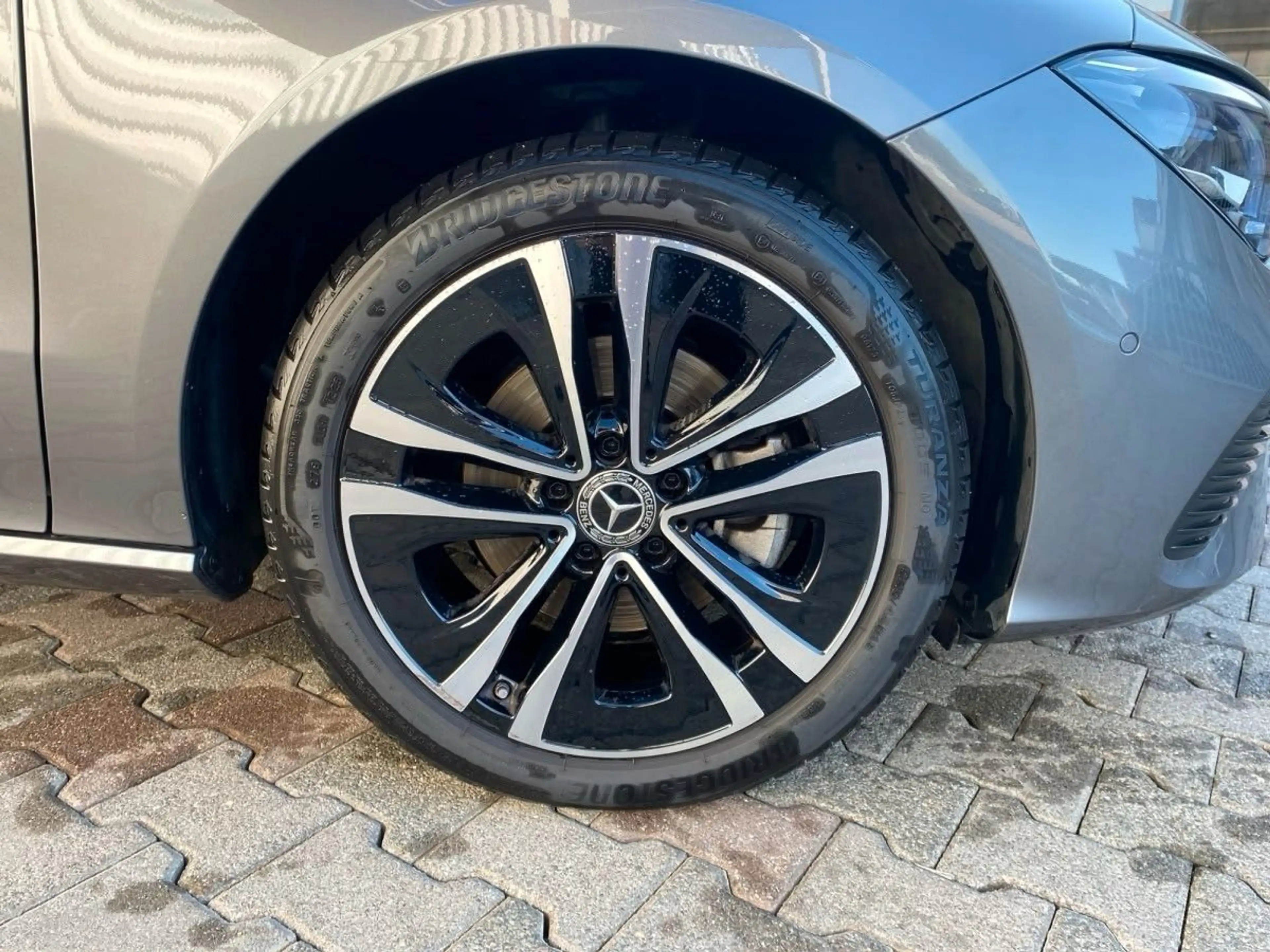 Mercedes-Benz CLA 180 d — photo 9
