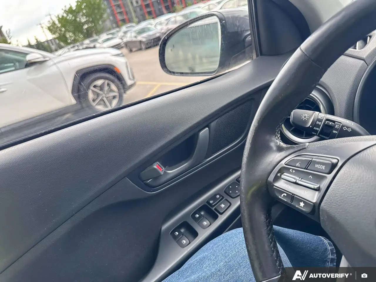 Hyundai KONA снимка Hyundai KONA