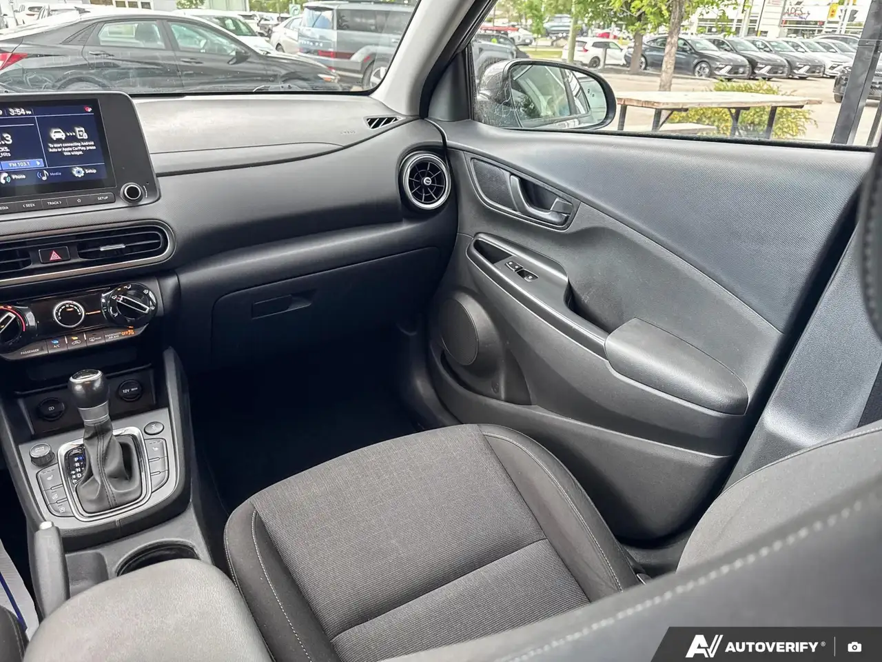 Hyundai KONA снимка Hyundai KONA