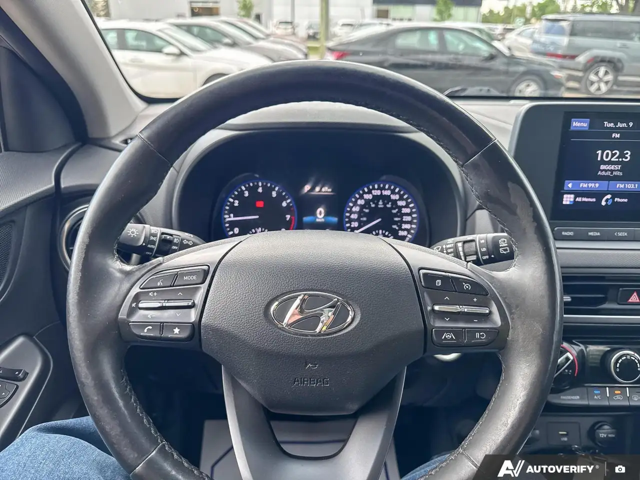 Hyundai KONA снимка Hyundai KONA