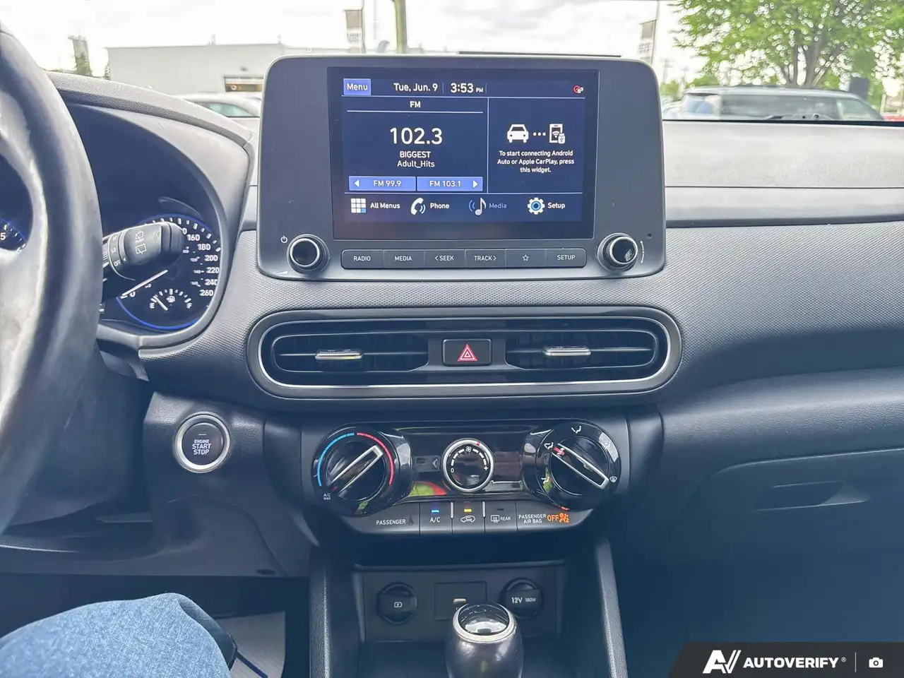 Hyundai KONA снимка Hyundai KONA