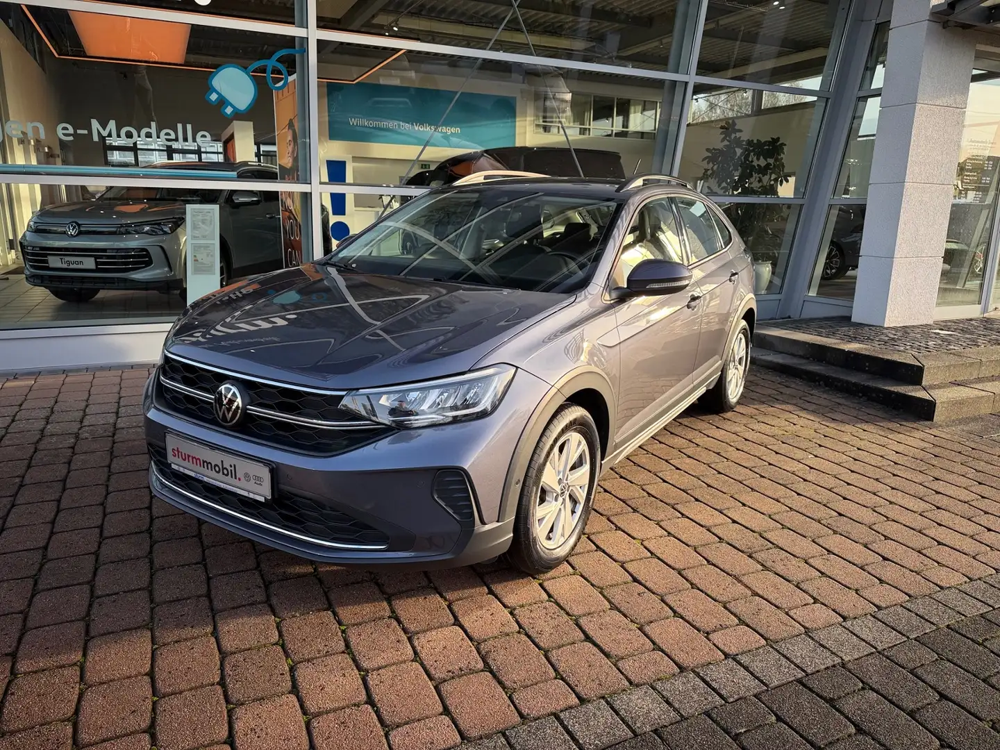 Volkswagen Taigo Life 1.0 TSI DSG *Navi,AHK,LED* Grau - 2