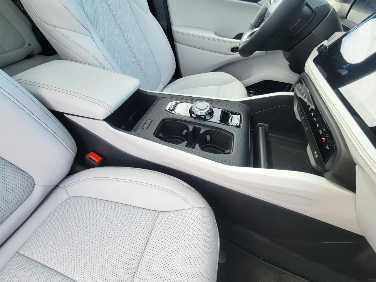 Jeep Cherokee снимка Jeep Cherokee