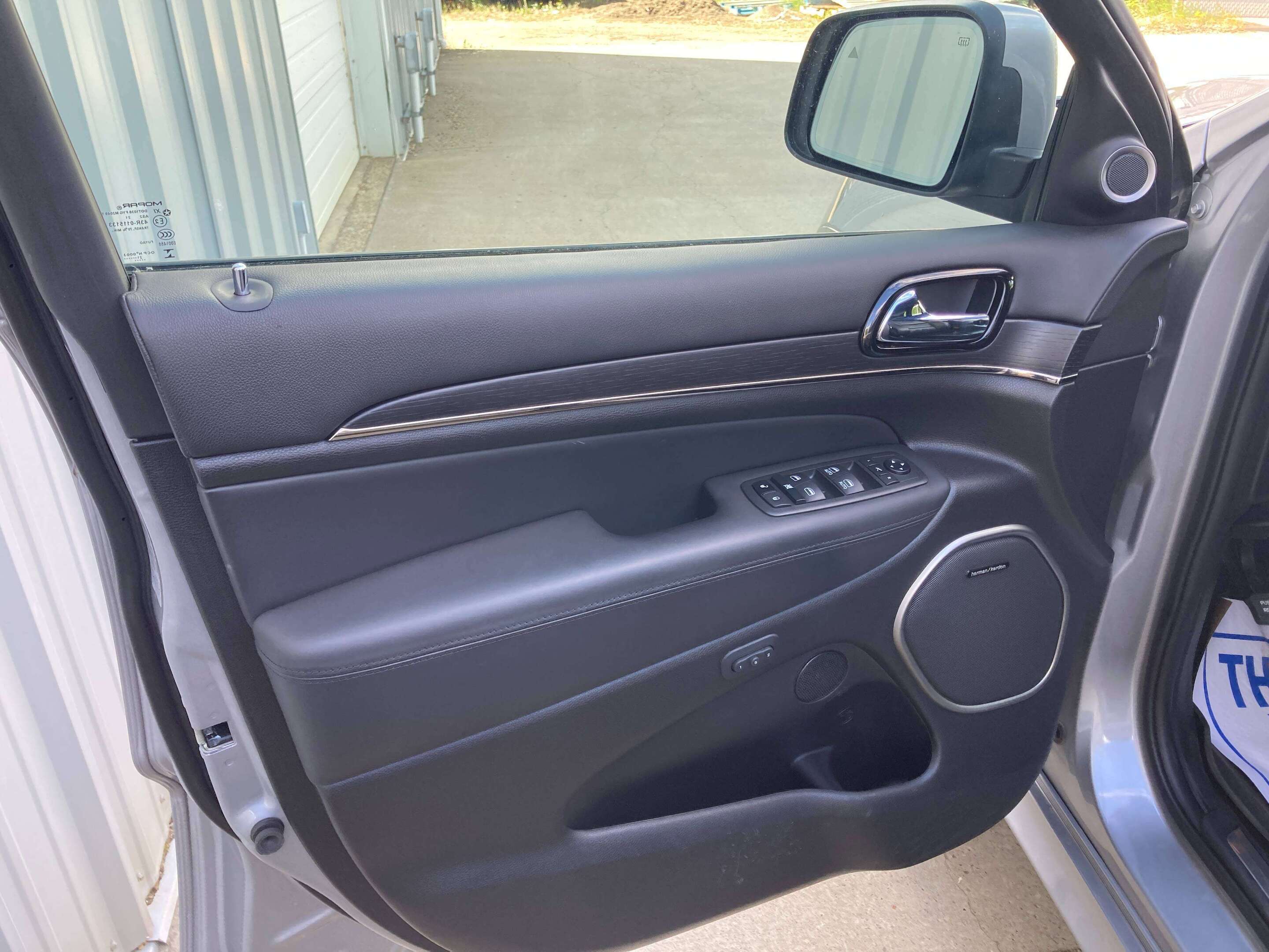used 2021 Jeep Grand Cherokee car, priced at $35,900