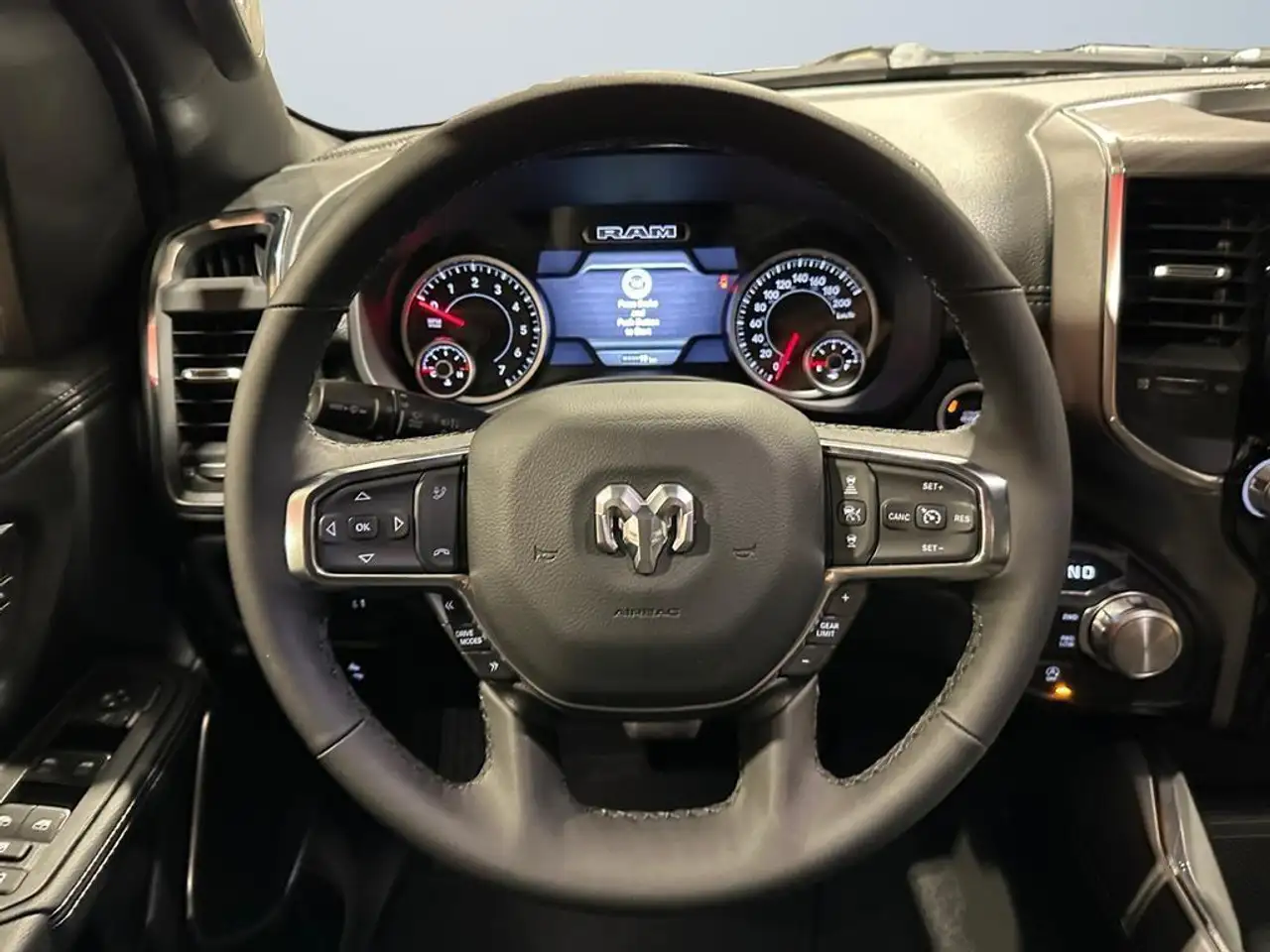 RAM 1500 снимка RAM 1500