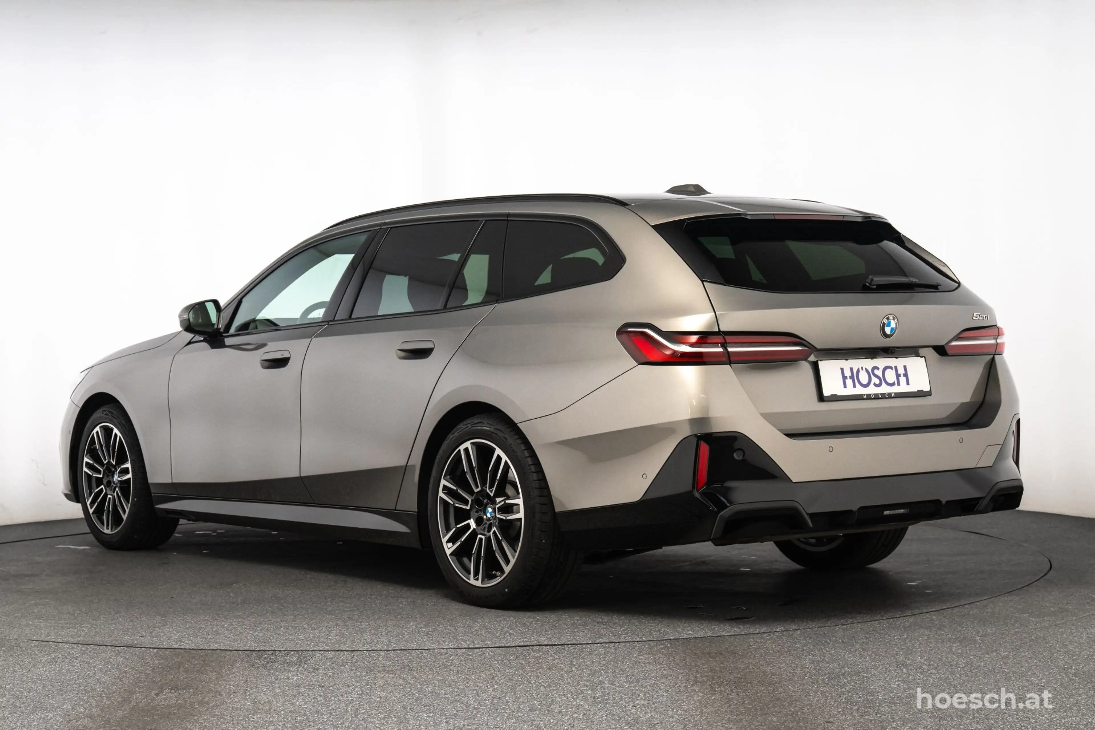 BMW 520 i Touring M Sport 19" H&K LED ASSISTENZ WIE NEU ++ — photo 4