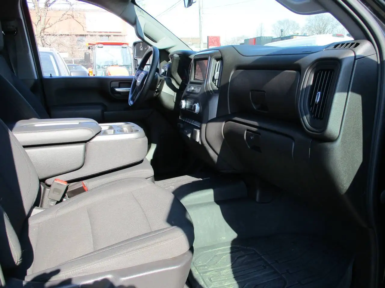 GMC Sierra 2500HD снимка GMC Sierra 2500HD