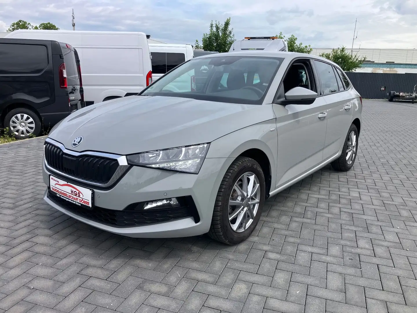 Skoda Scala Tour Navi Plus LED Alufelgen Tpo Gris - 1