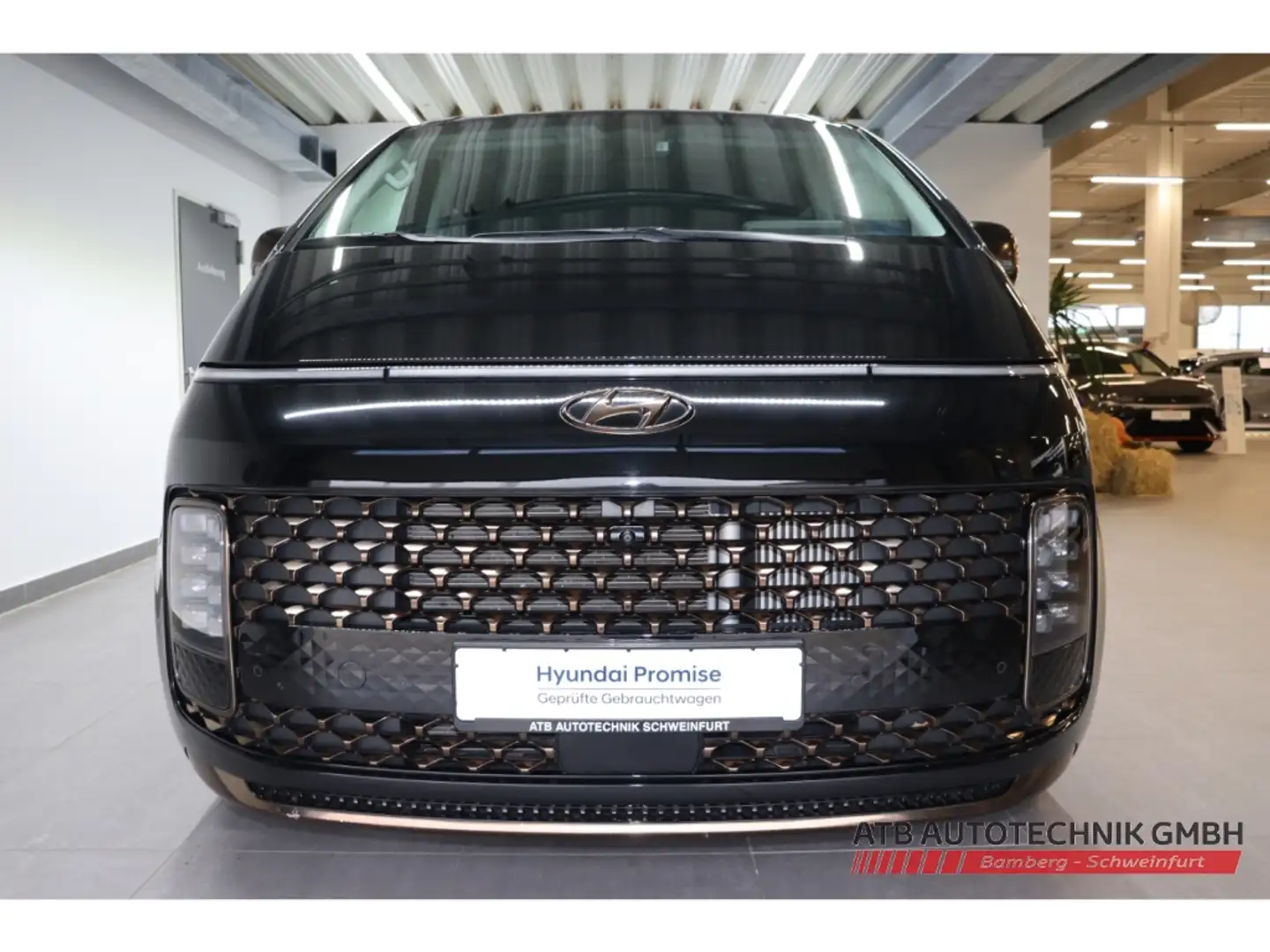 Hyundai STARIA Signature 7-Sitzer 2.2 CRDi 4WD AHK El. Panodach Nero - 2