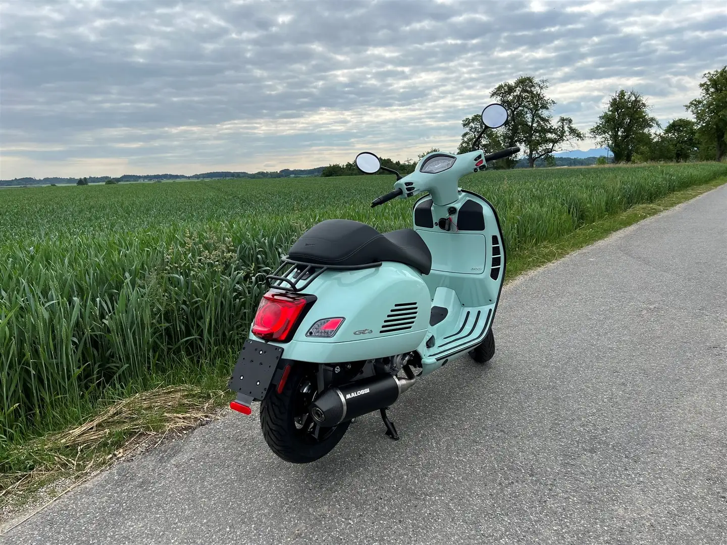 Vespa GTS 300 Schwarz Umbau/ Top Preis - 2
